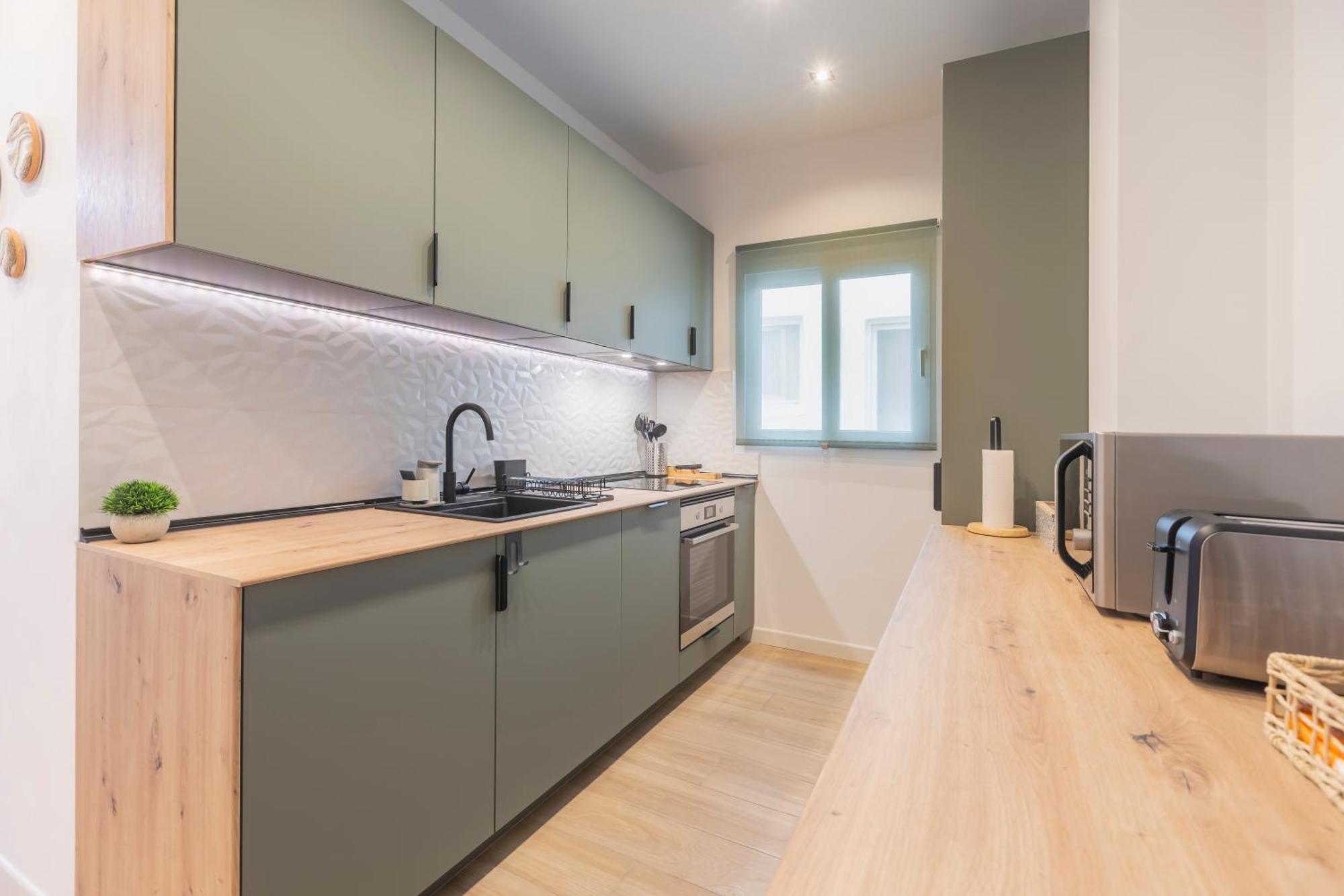 Fully Renovated In The Heart Of Fuengirola, 2 Min Walk To The * Fuengirola