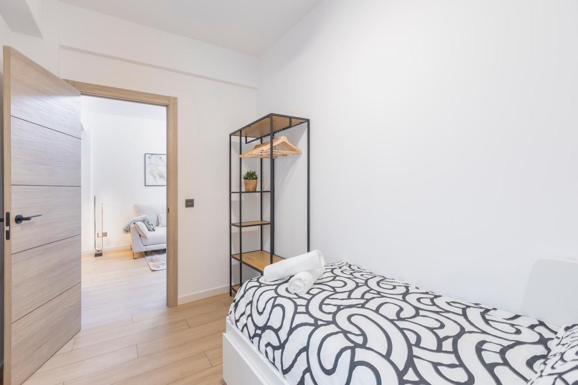 Fully Renovated In The Heart Of Fuengirola, 2 Min Walk To The *