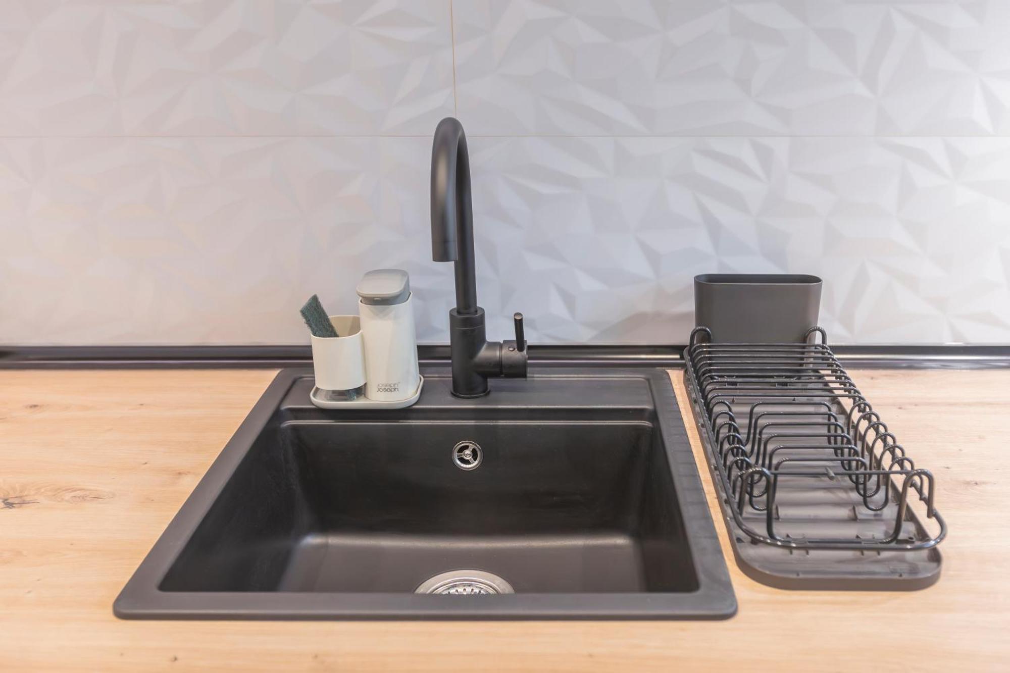Fully Renovated In The Heart Of Fuengirola, 2 Min Walk To The Huoneisto Fuengirola