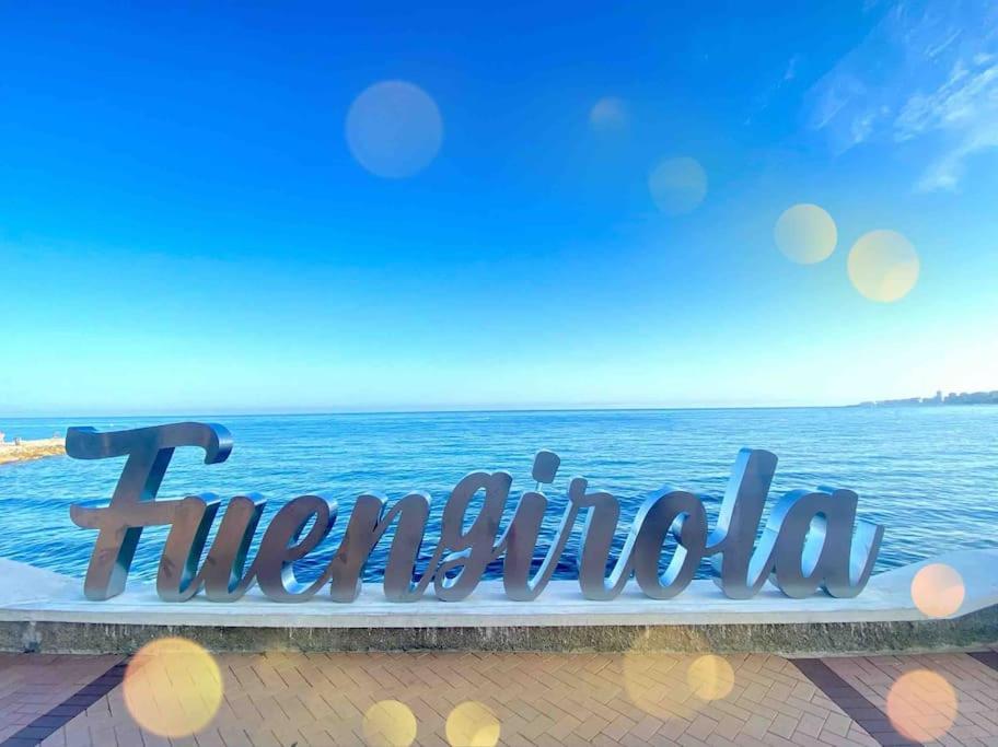 Sea Frontline Stylish House Huoneisto