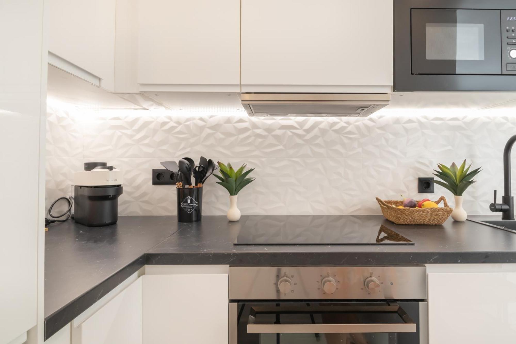 Beautiful & Fully Renovated 2bd - In Center - 20 Meters From Apartment Fuengirola