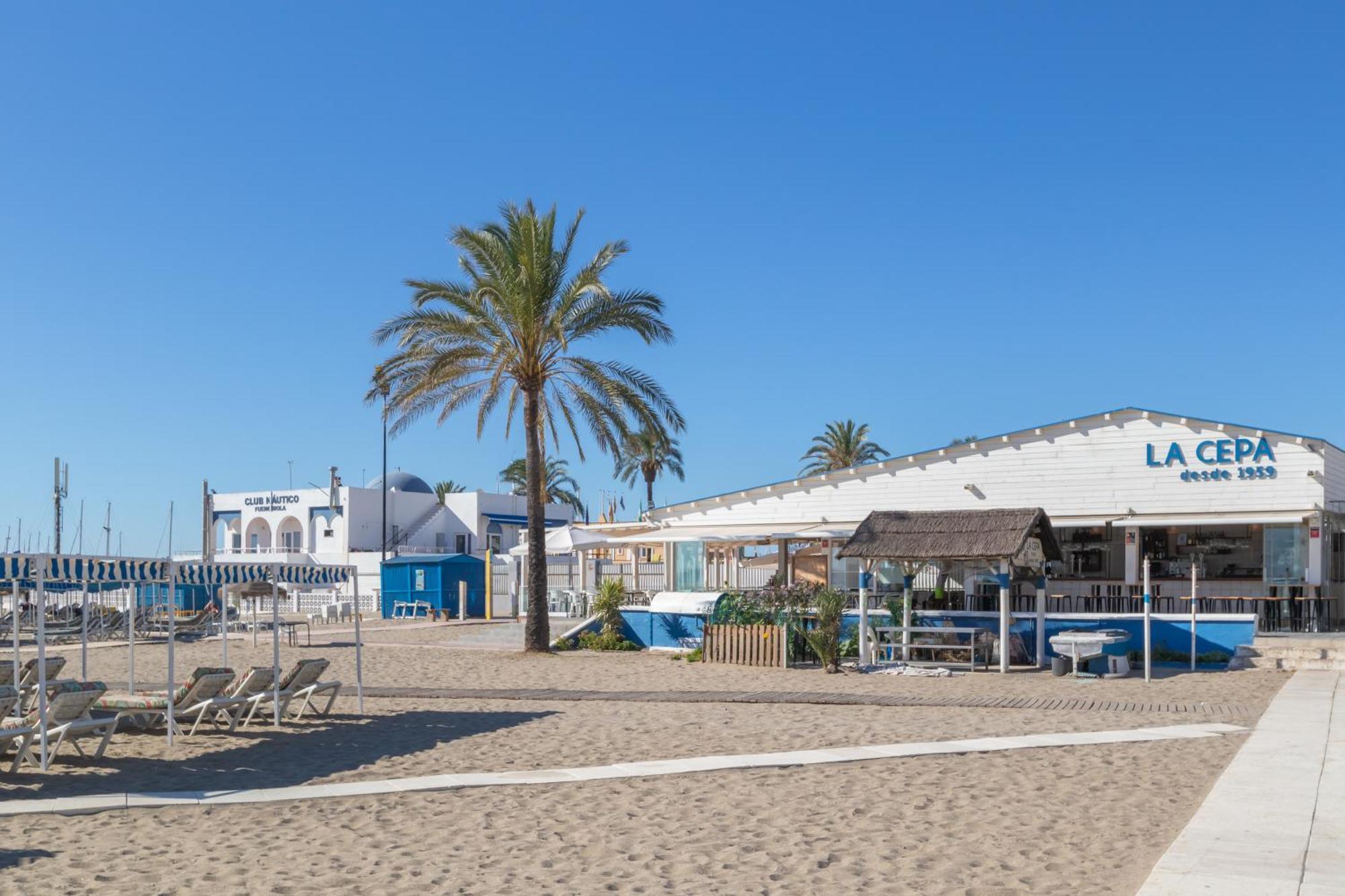Beautiful & Fully Renovated 2bd - In Center - 20 Meters From Apartment