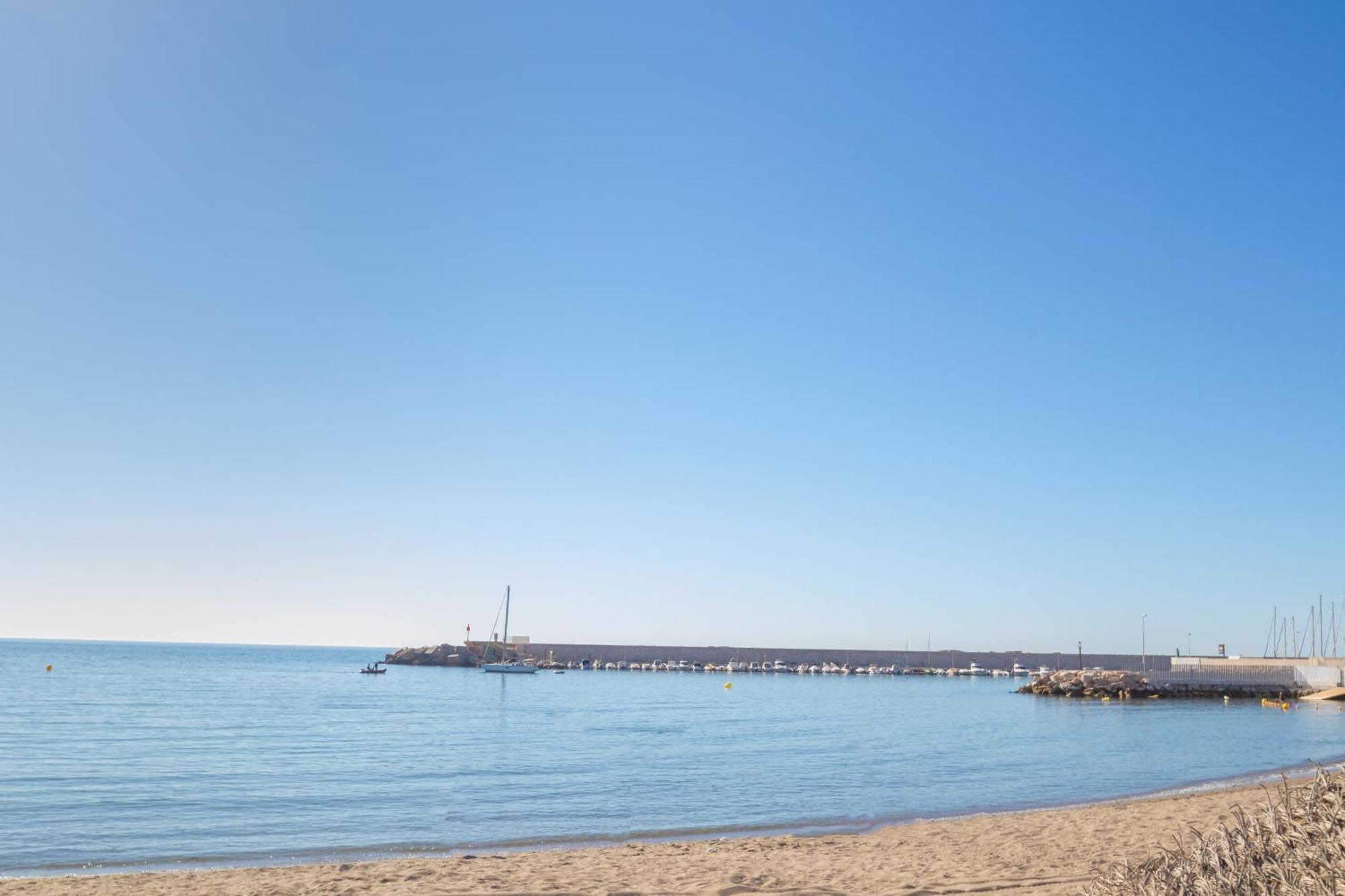 Beautiful & Fully Renovated 2bd - In Center - 20 Meters From *