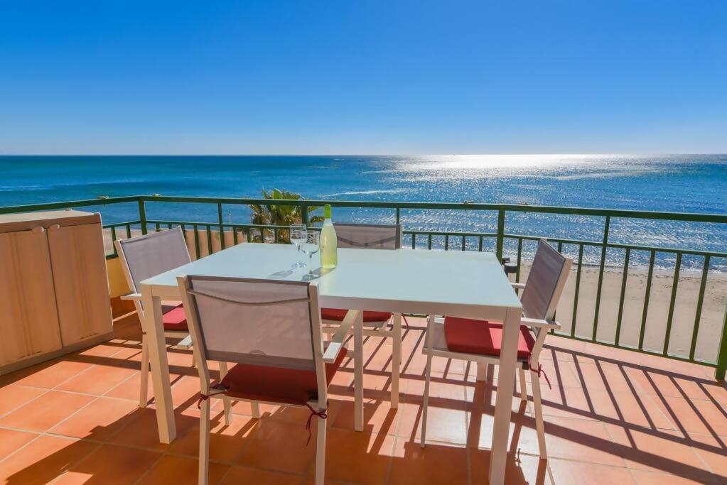 Over The Sea Amazing Views Beachfront Apartment