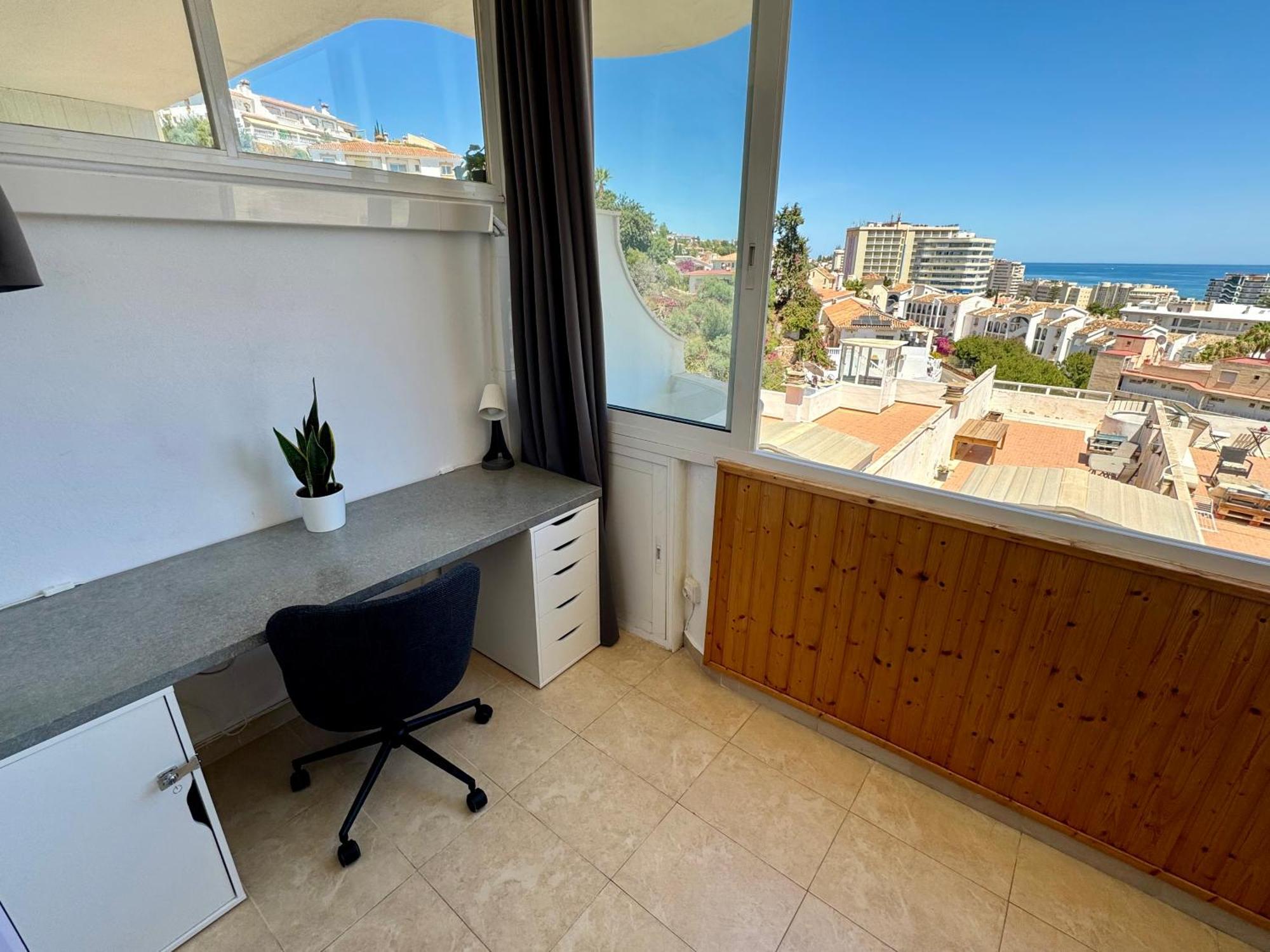 Cozy With Sea View & Pool Apartment Fuengirola