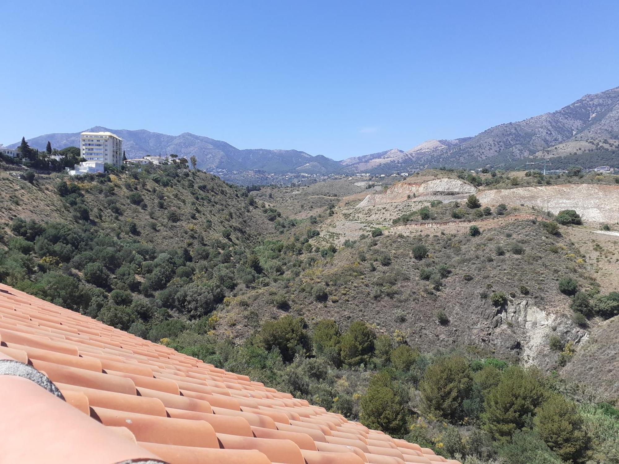 Apartment Charming 3-bed In *