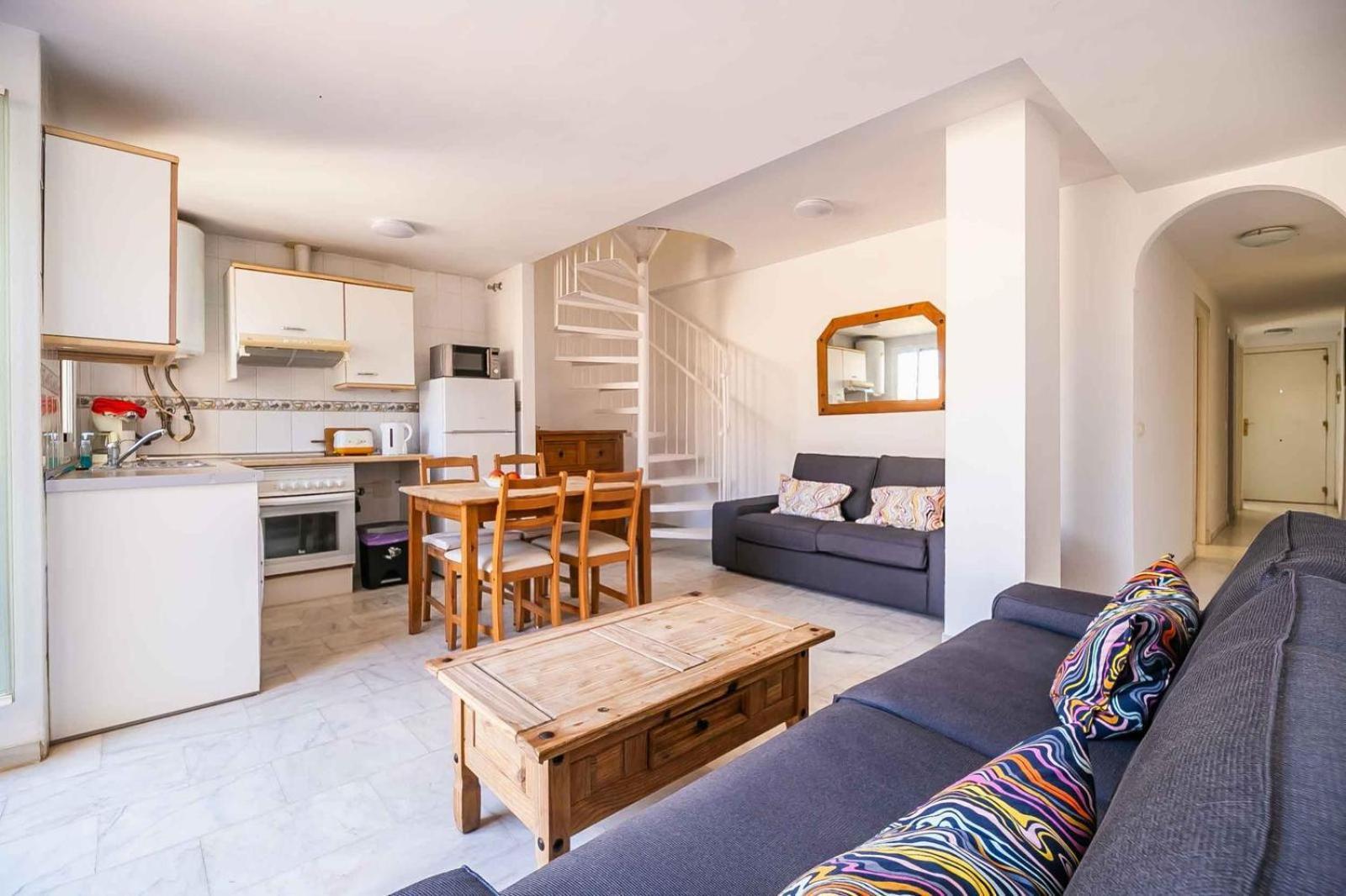 Apartment Charming 3-bed In Fuengirola