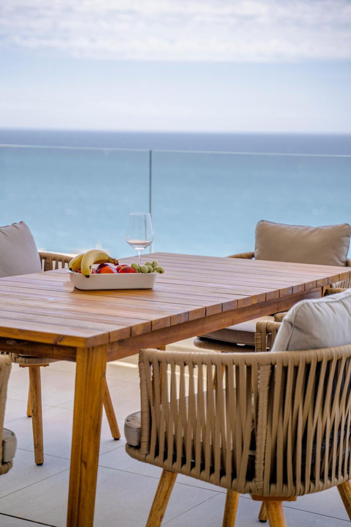 Sea Views Lucy Apartment