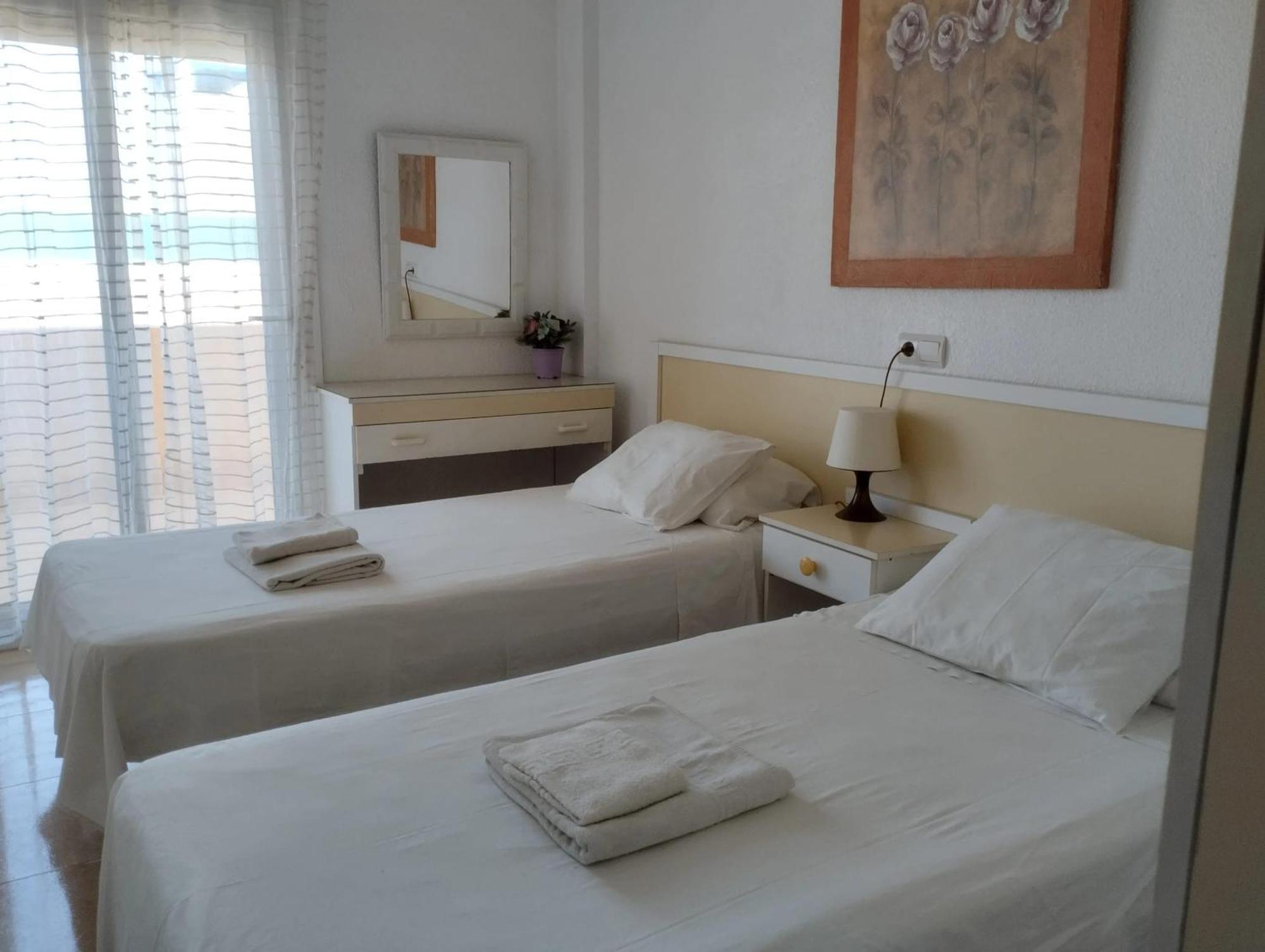 Apartment Spacious With Sea And Mountain Views In 95m² *