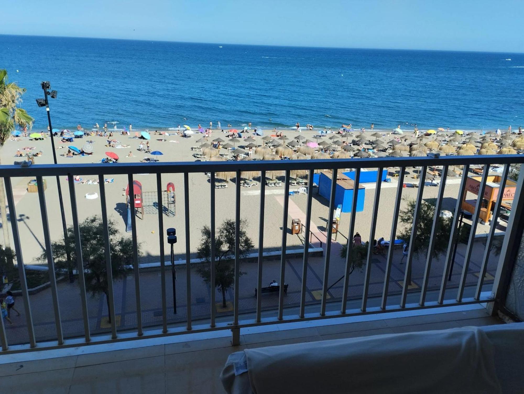Apartment Spacious With Sea And Mountain Views In 95m² Fuengirola