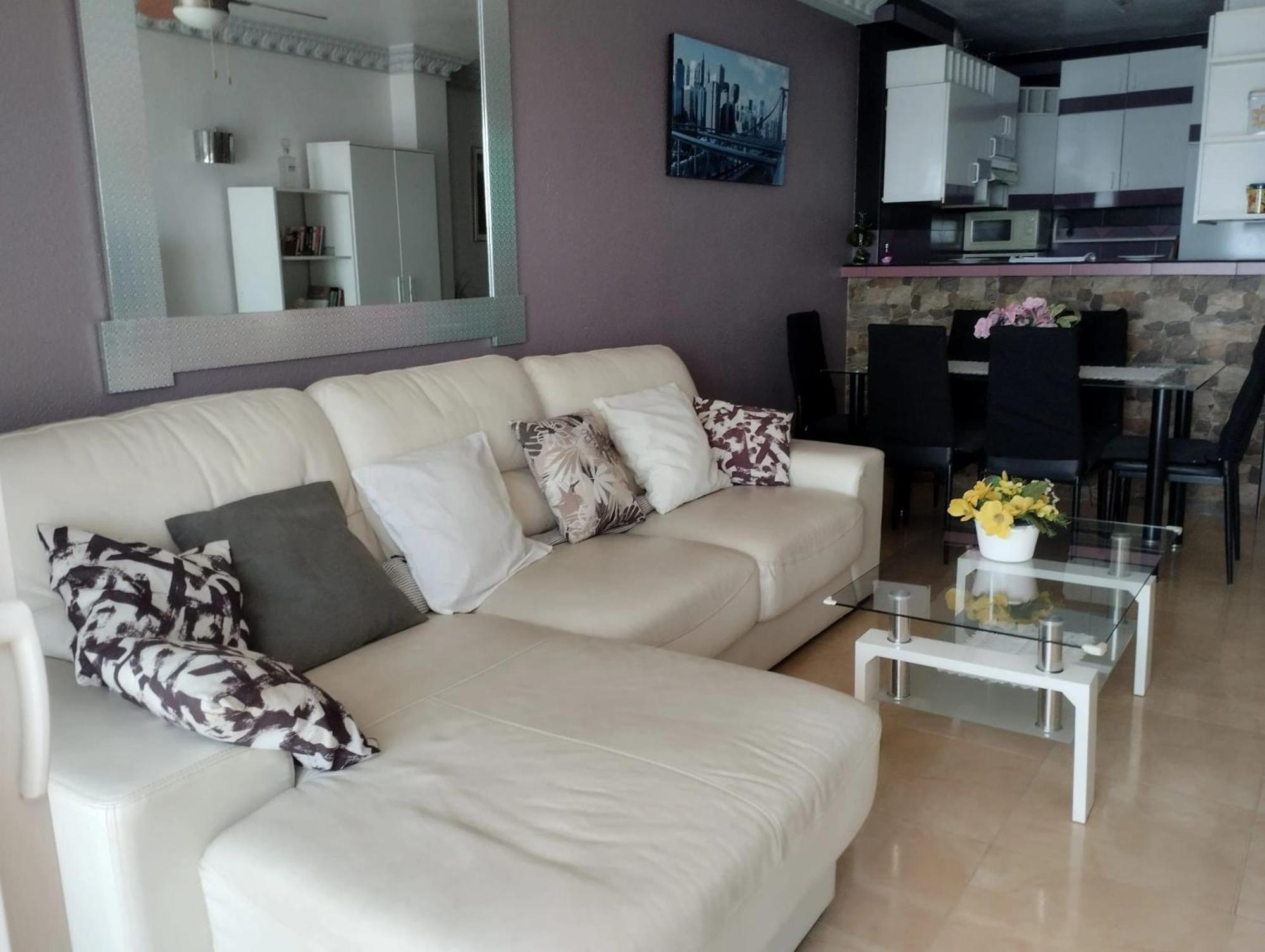 Spacious With Sea And Mountain Views In 95m² Fuengirola