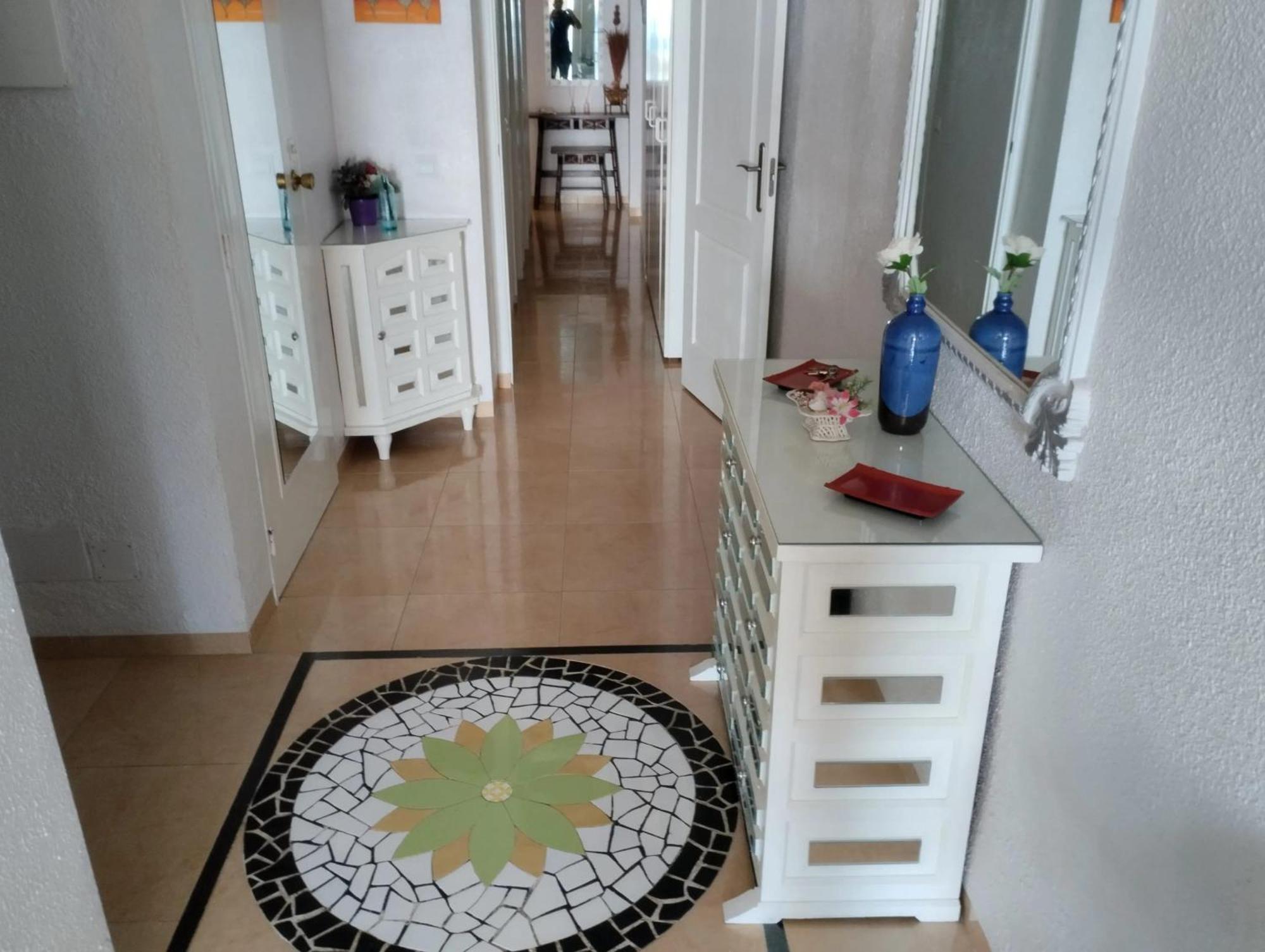 Spacious With Sea And Mountain Views In 95m² Apartment Fuengirola