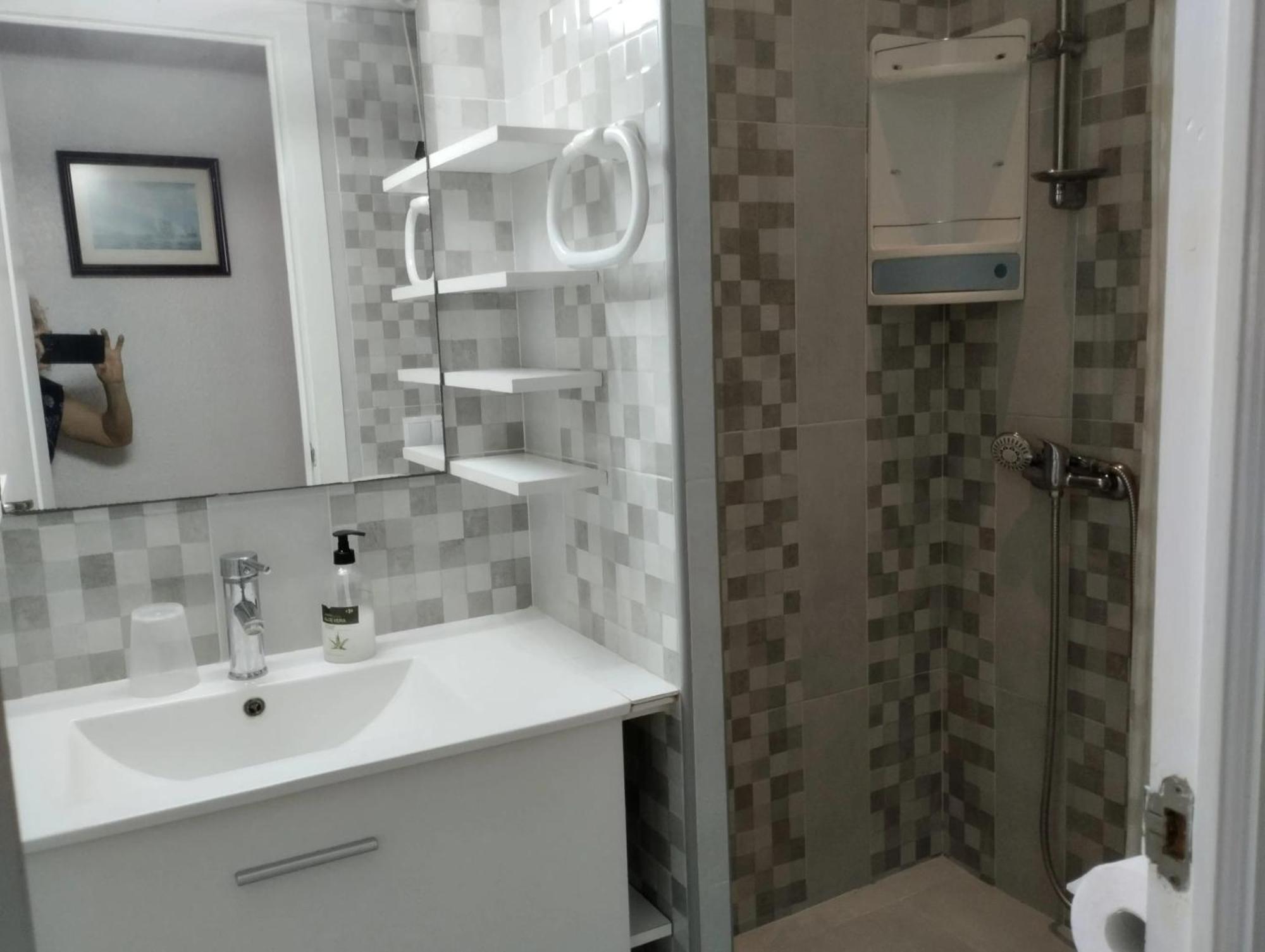 Spacious With Sea And Mountain Views In 95m² Apartment *