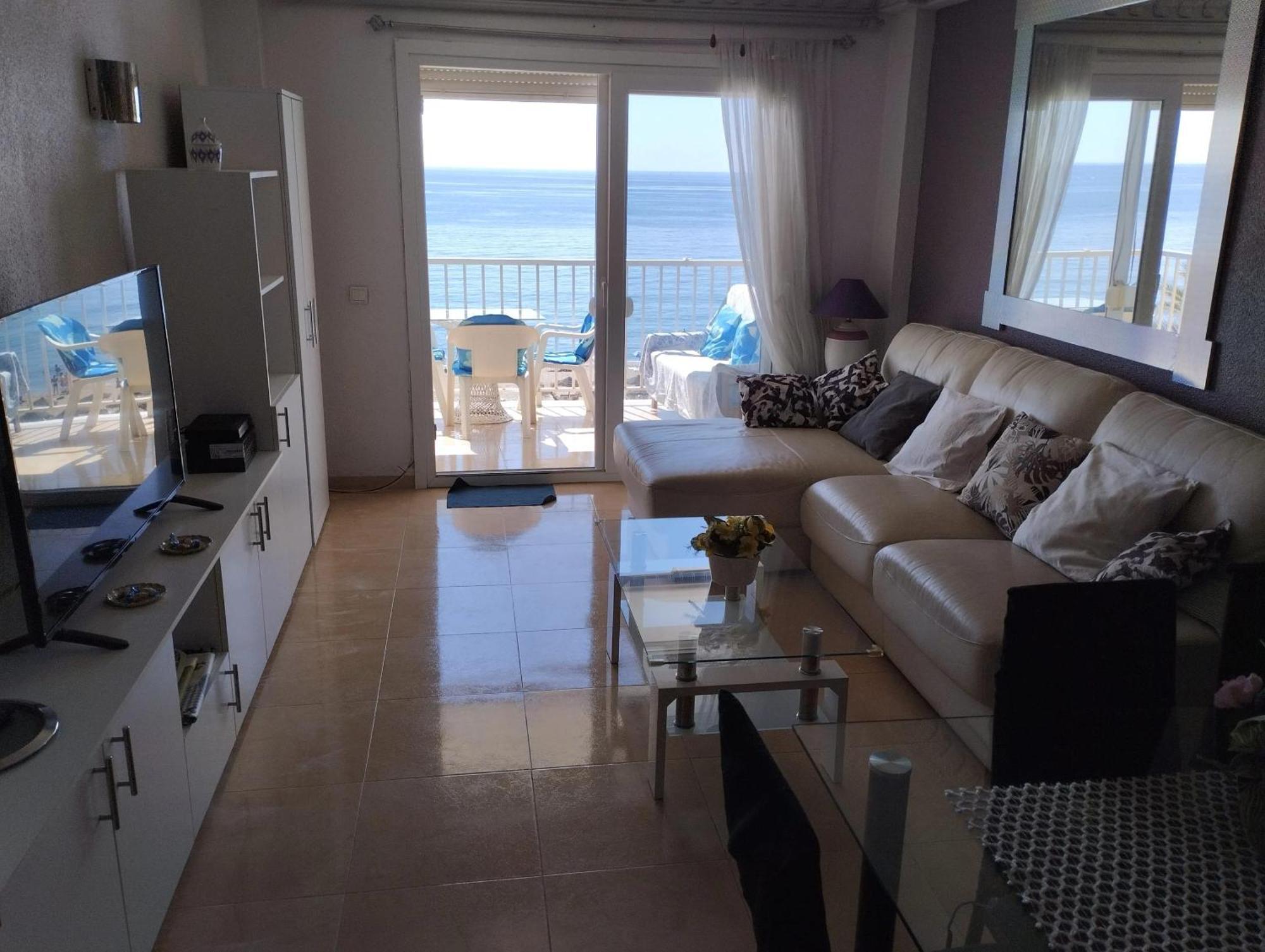 Spacious With Sea And Mountain Views In 95m² Fuengirola