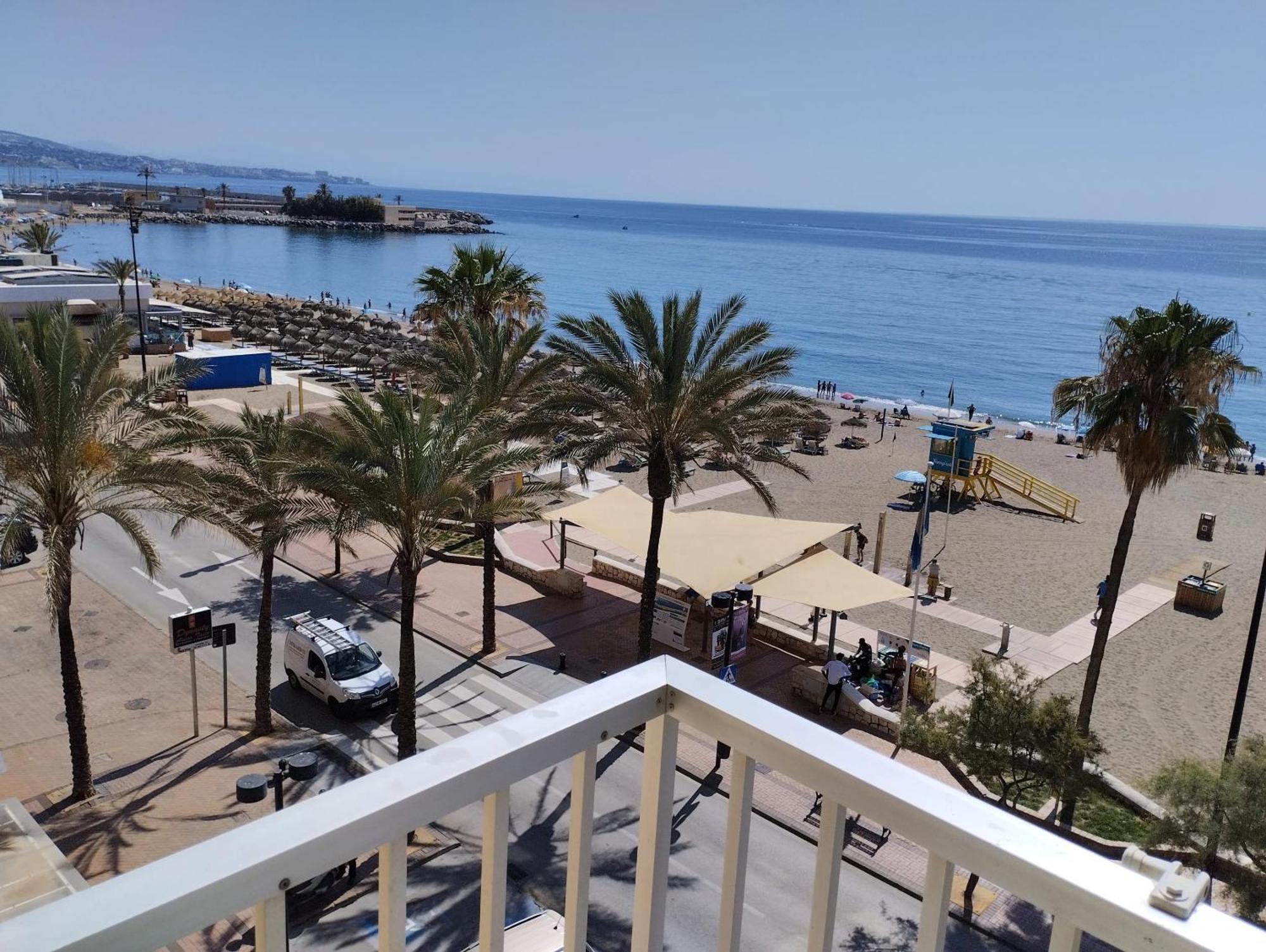 Spacious With Sea And Mountain Views In 95m² Apartment Fuengirola