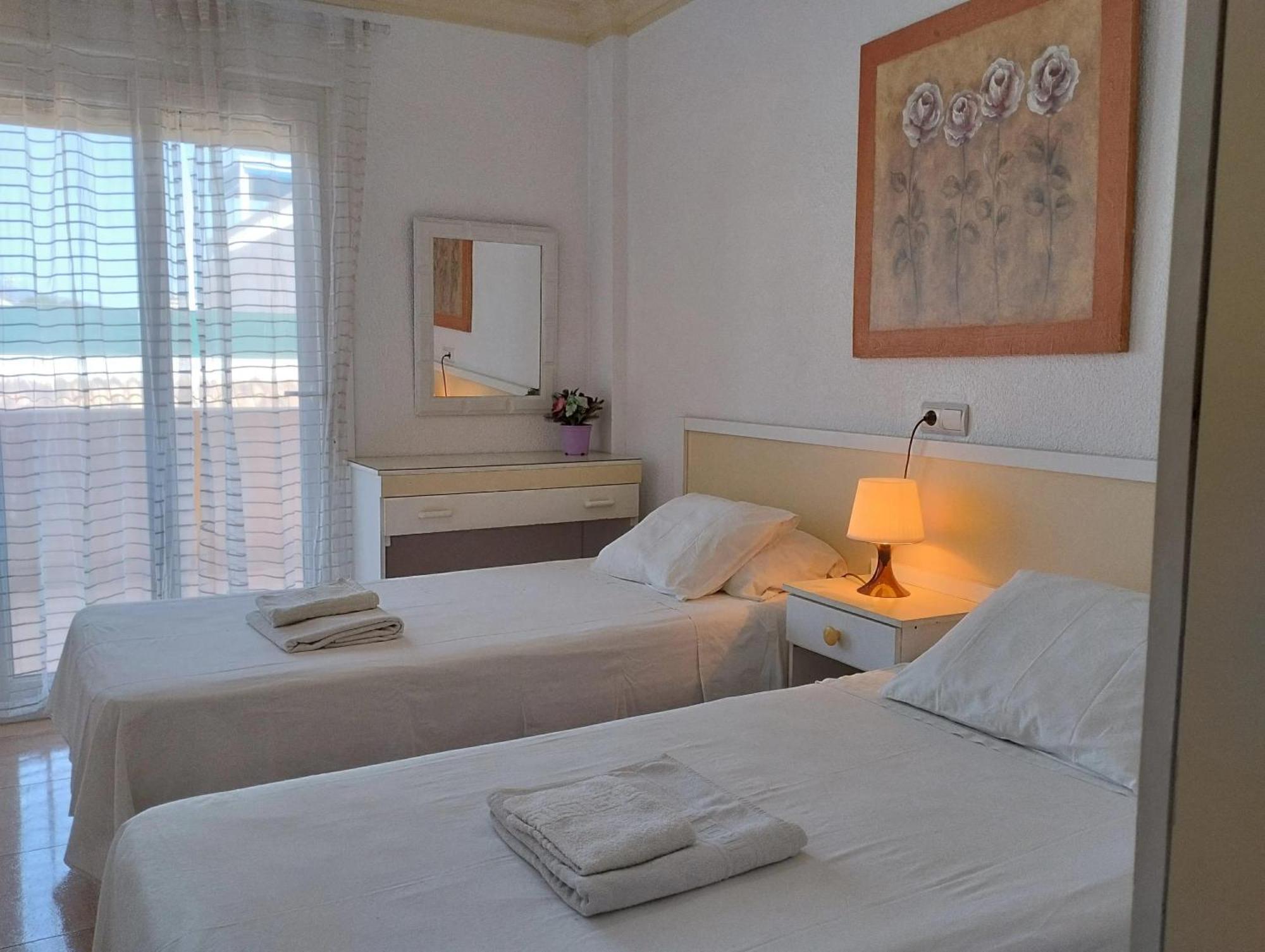 Apartment Spacious With Sea And Mountain Views In 95m²