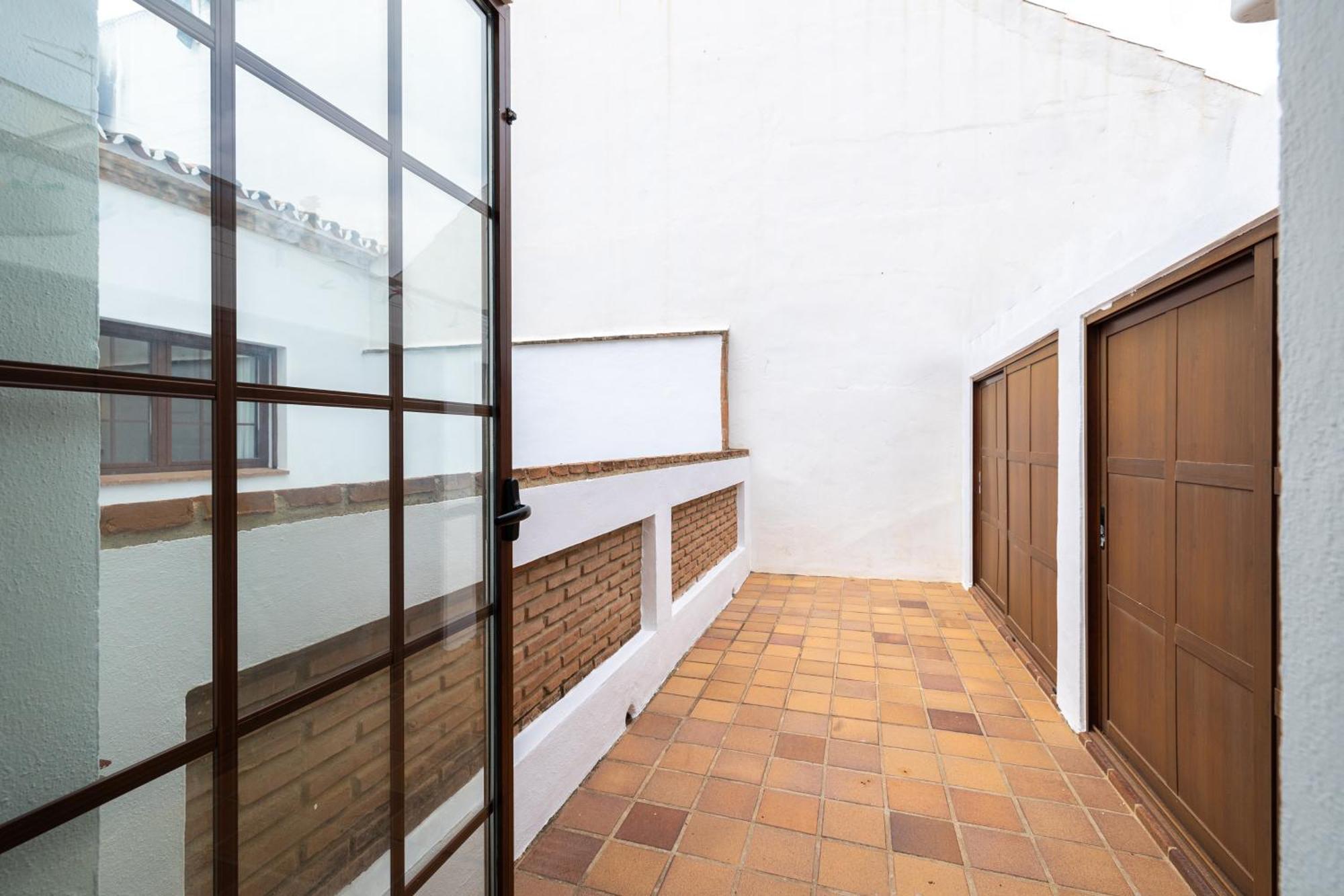 Luxury Center By Aora *