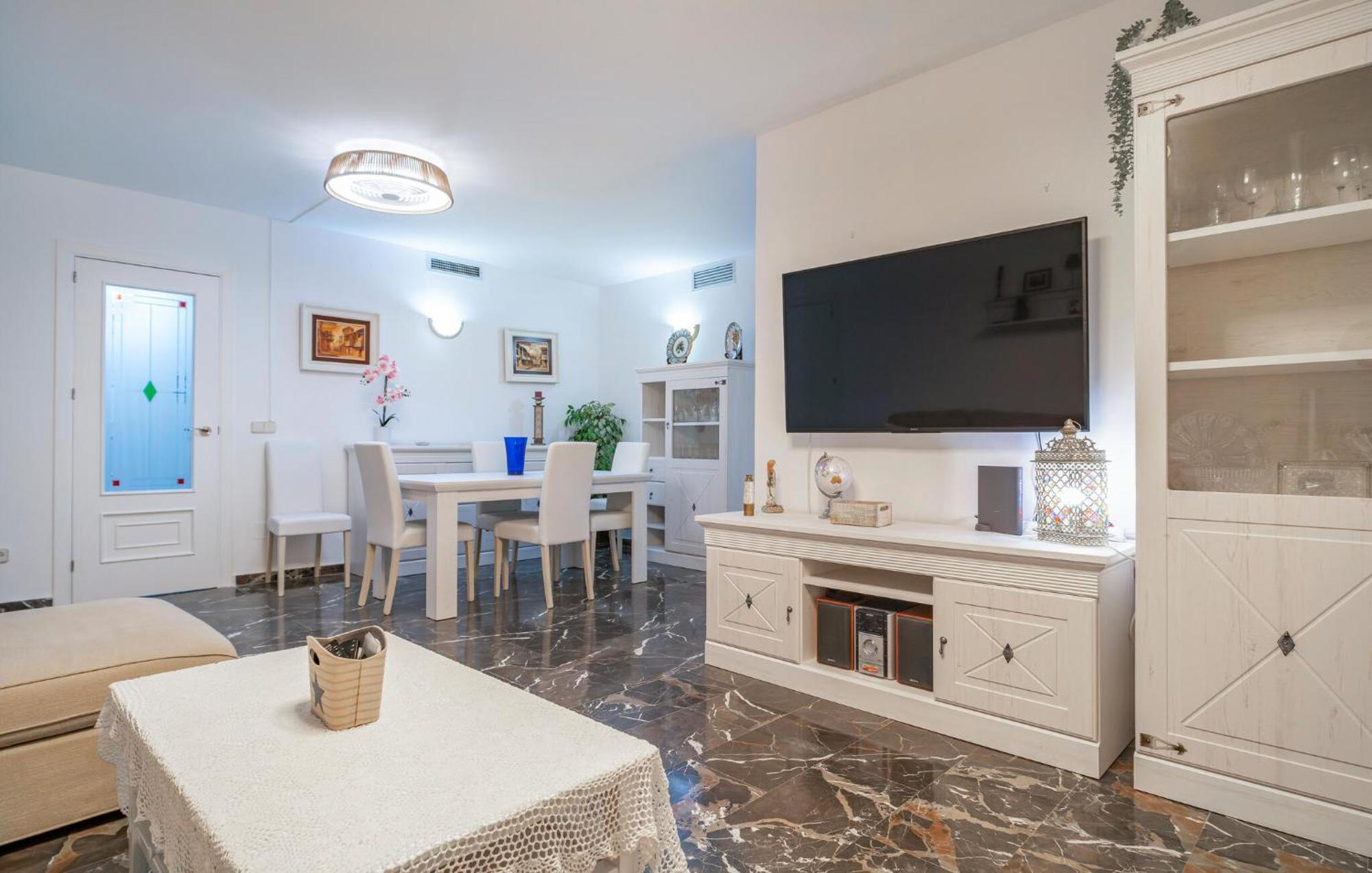 Pet Friendly In Apartment *