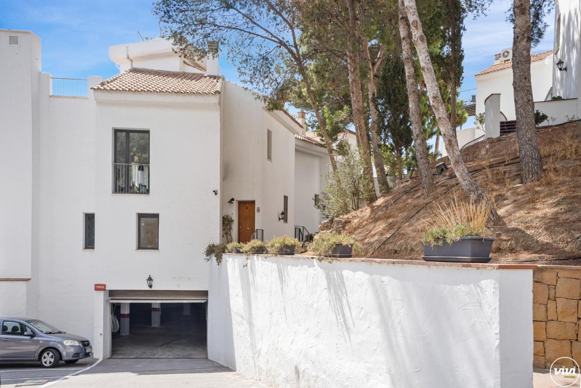 Vivi Homes - La Roca Pool, Terrace, Golf & Sea View Apartment *