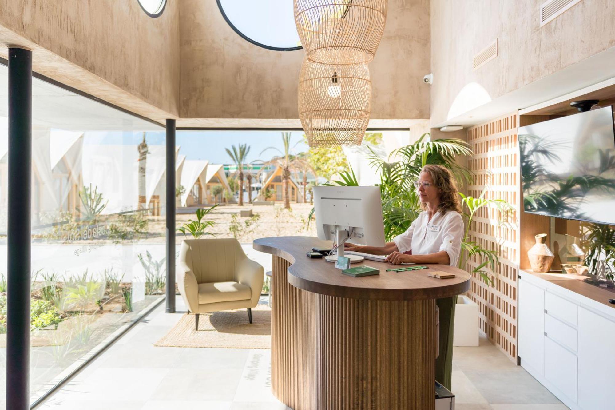 Campsite Costa Del Sol Glamping Village 4*