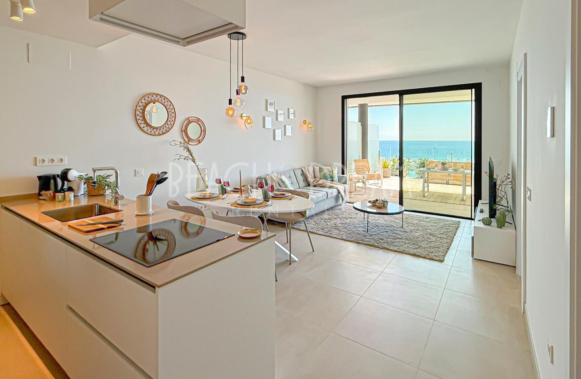 Amazing In Front Of The Sea - Splendid Apartment
