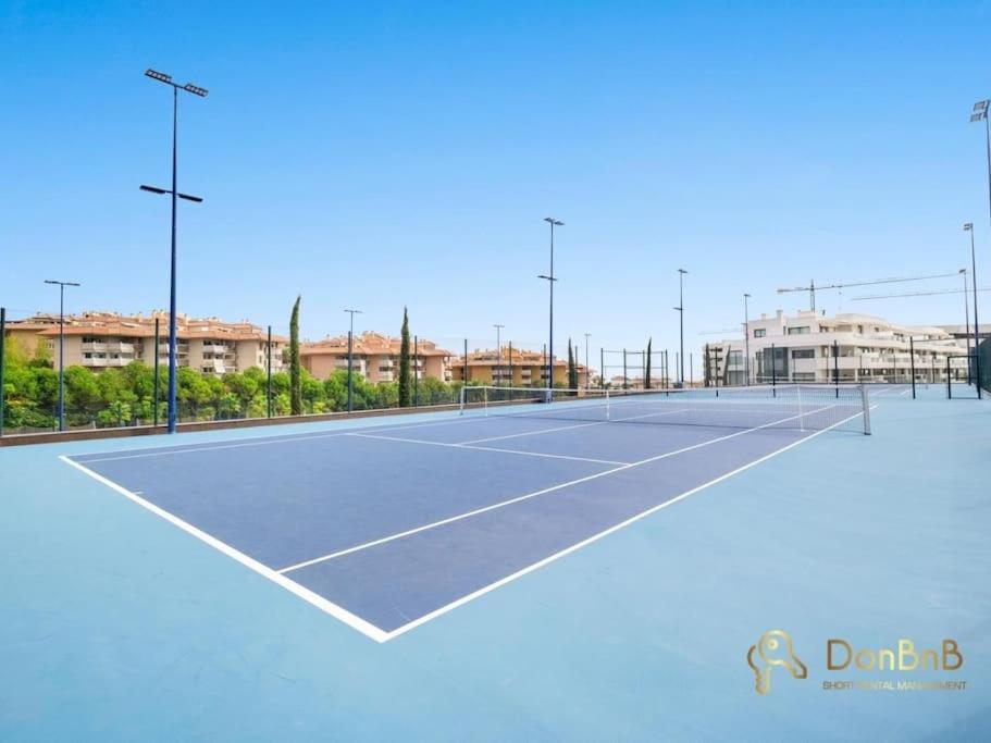 Con Jardin Y Piscina Privada En Higueron West Apartment *