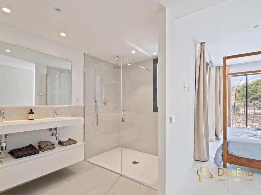 Con Jardin Y Piscina Privada En Higueron West Apartment Fuengirola