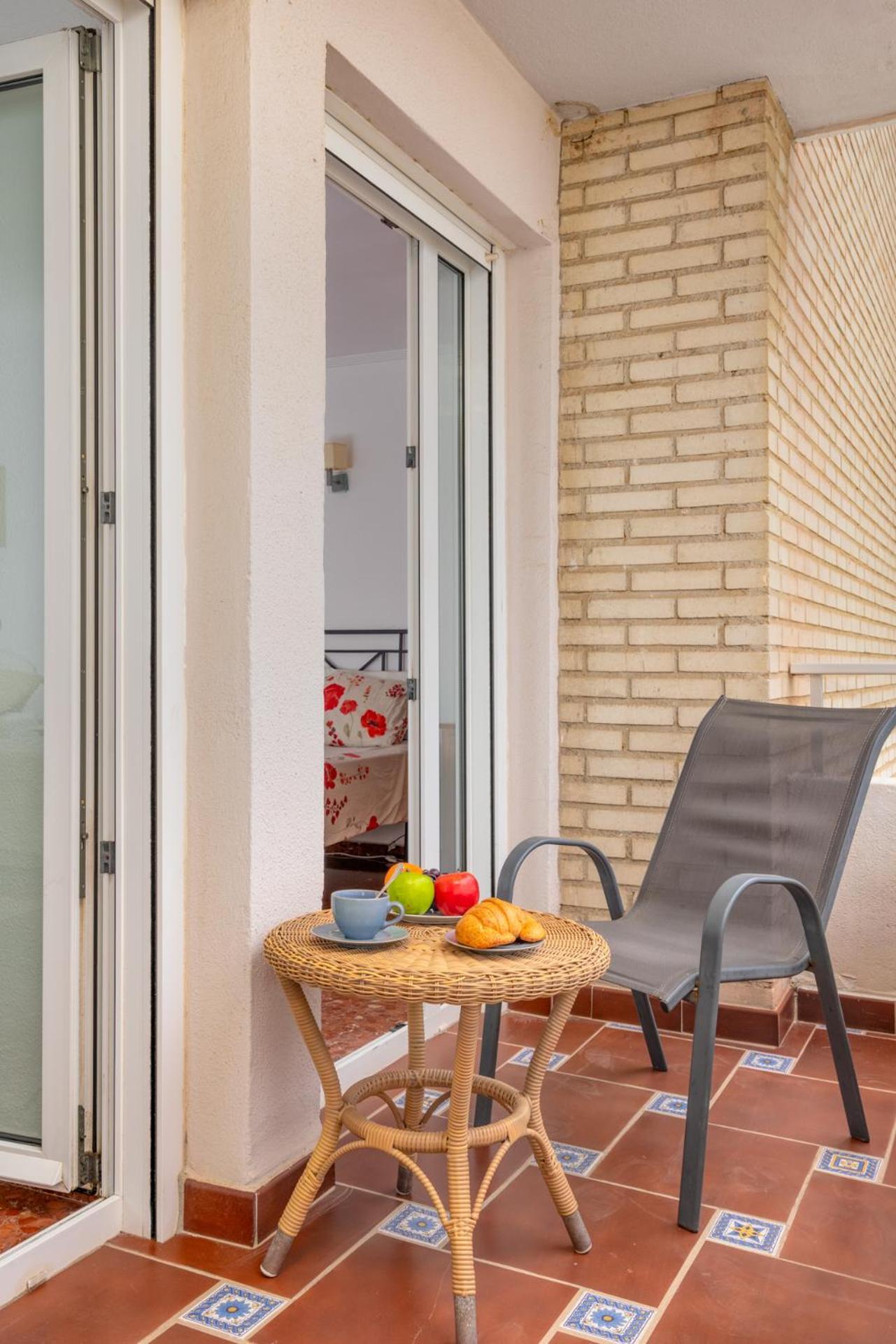 Beachfront, Two Bed- & Bathrooms, Private Parking Fuengirola