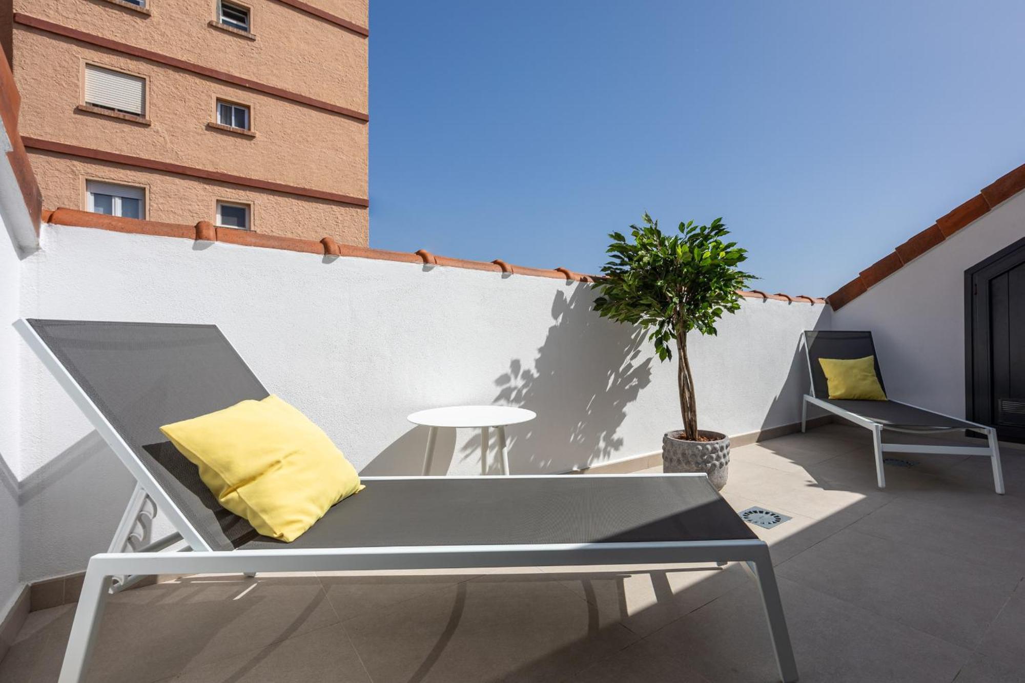 Apartment Atico Avenida Edf. Cayetana