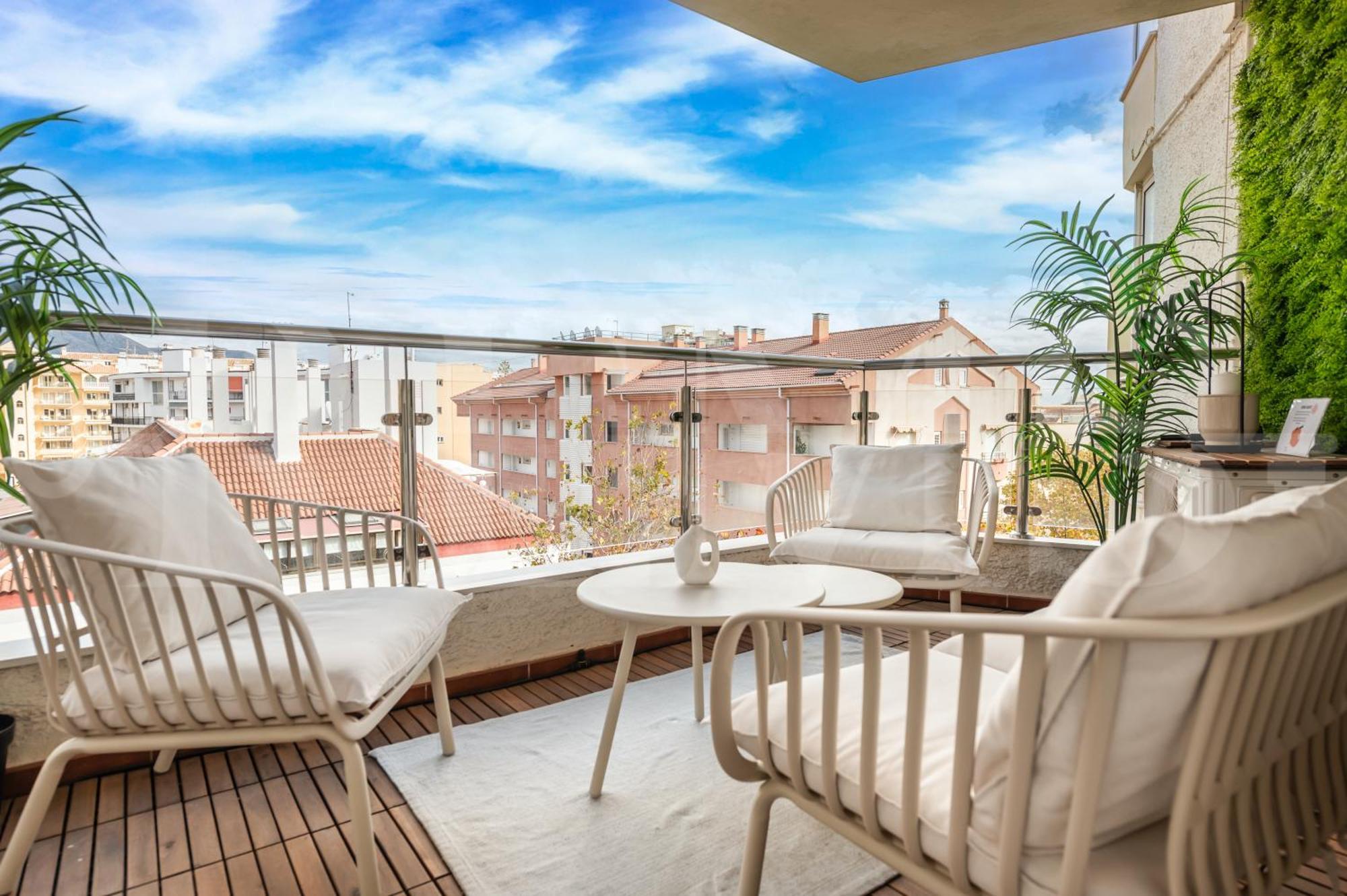 Apartamento With Balcony, Close To The By Rems *