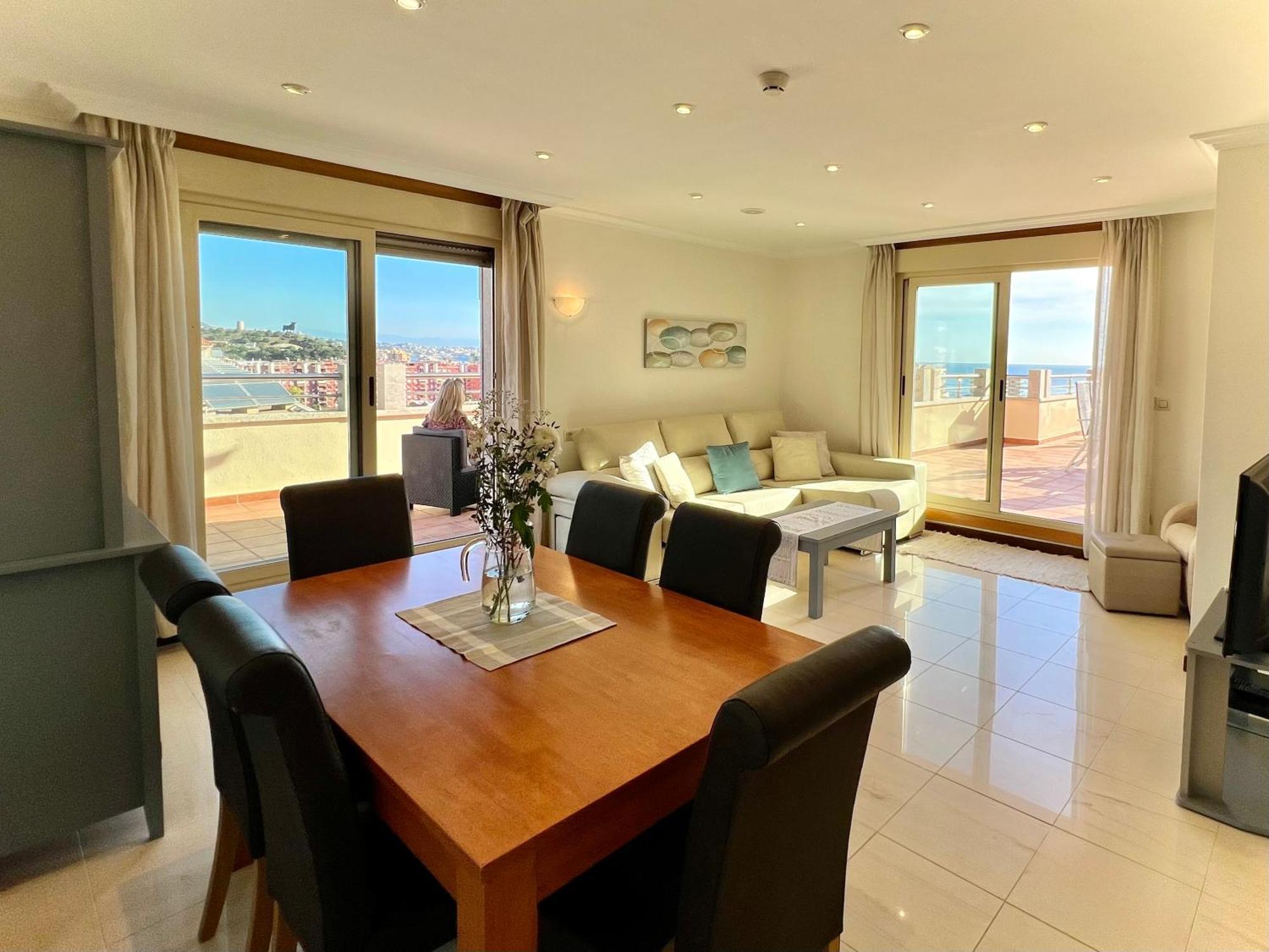 Mediterraneo Real And Pool Penthouse Apartment *