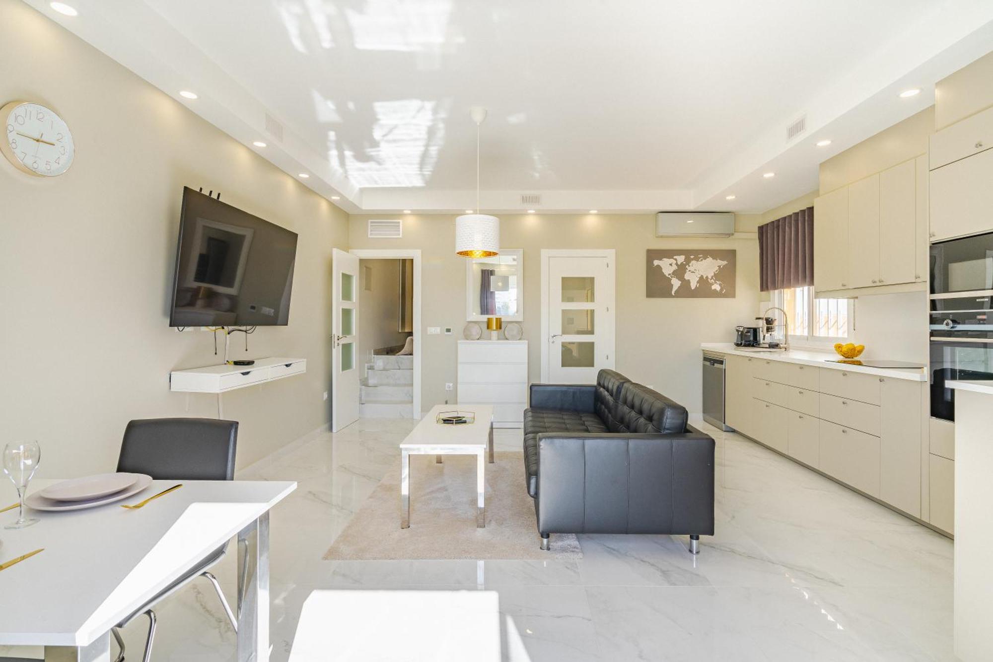 Huvilat Bella Vista - Modern Private With 5 Bedrooms, Divided Into 2 Apartments, Sea View, And Pool Fuengirola