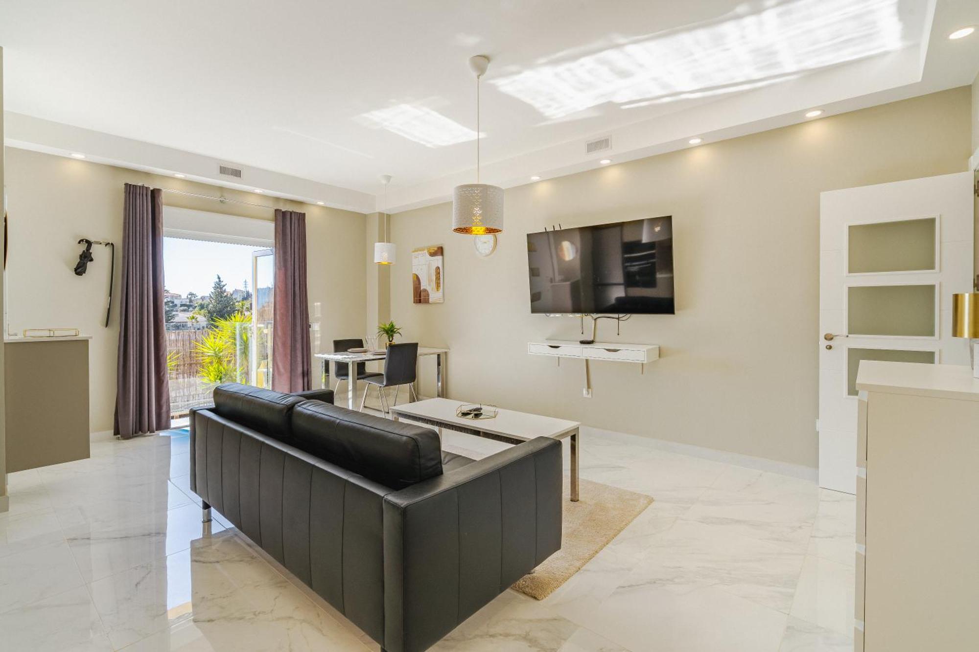 Bella Vista - Modern Private With 5 Bedrooms, Divided Into 2 Apartments, Sea View, And Pool Huvilat