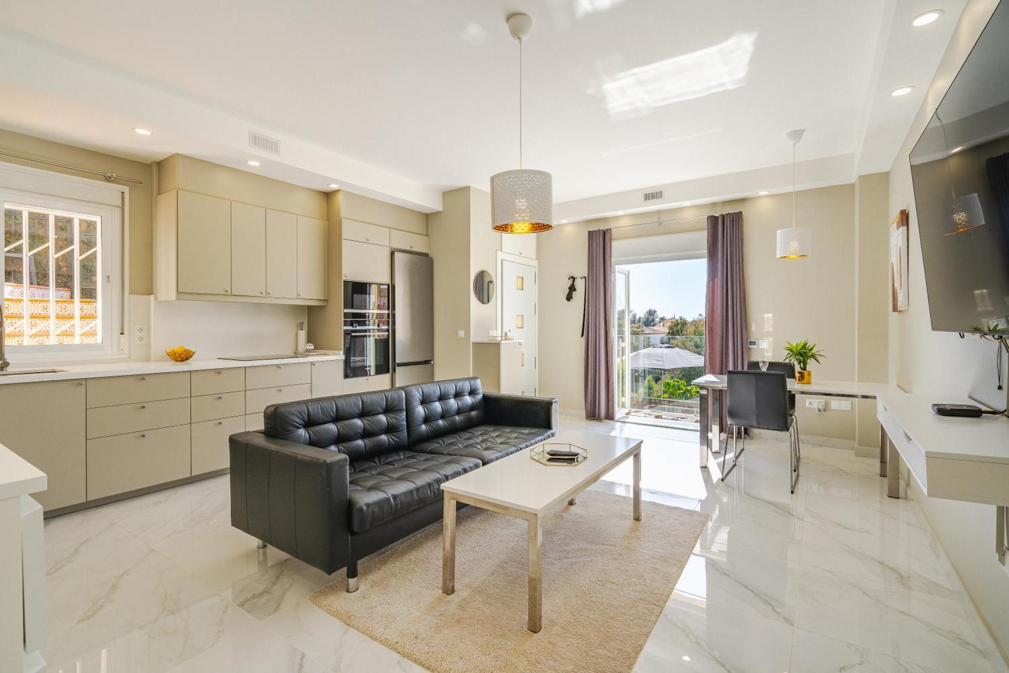 Bella Vista - Modern Private With 5 Bedrooms, Divided Into 2 Apartments, Sea View, And Pool Fuengirola