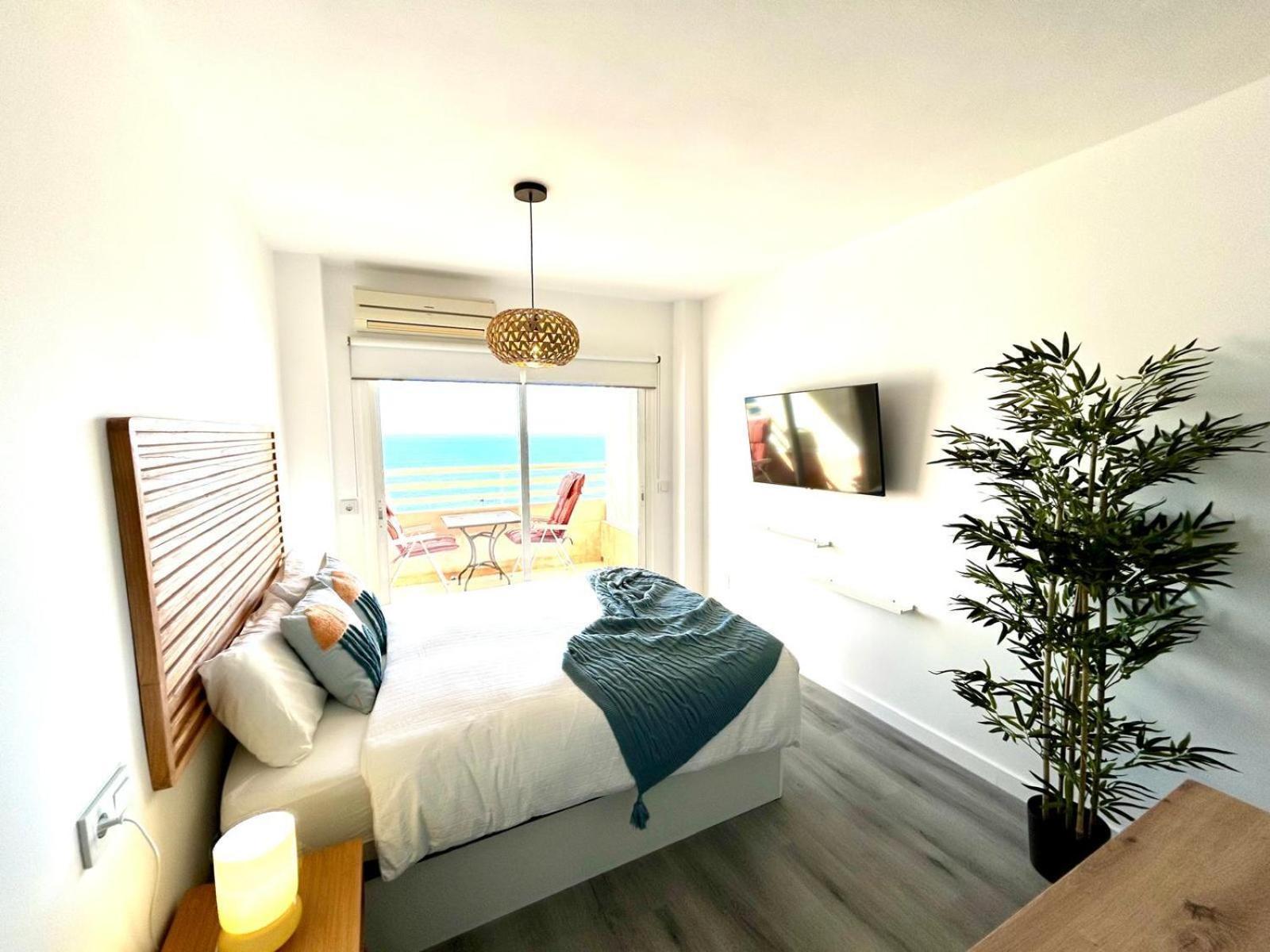 Appartement Stella Maris - Amazing Frontal Sea Views With Pool & Terrace By 10tosea