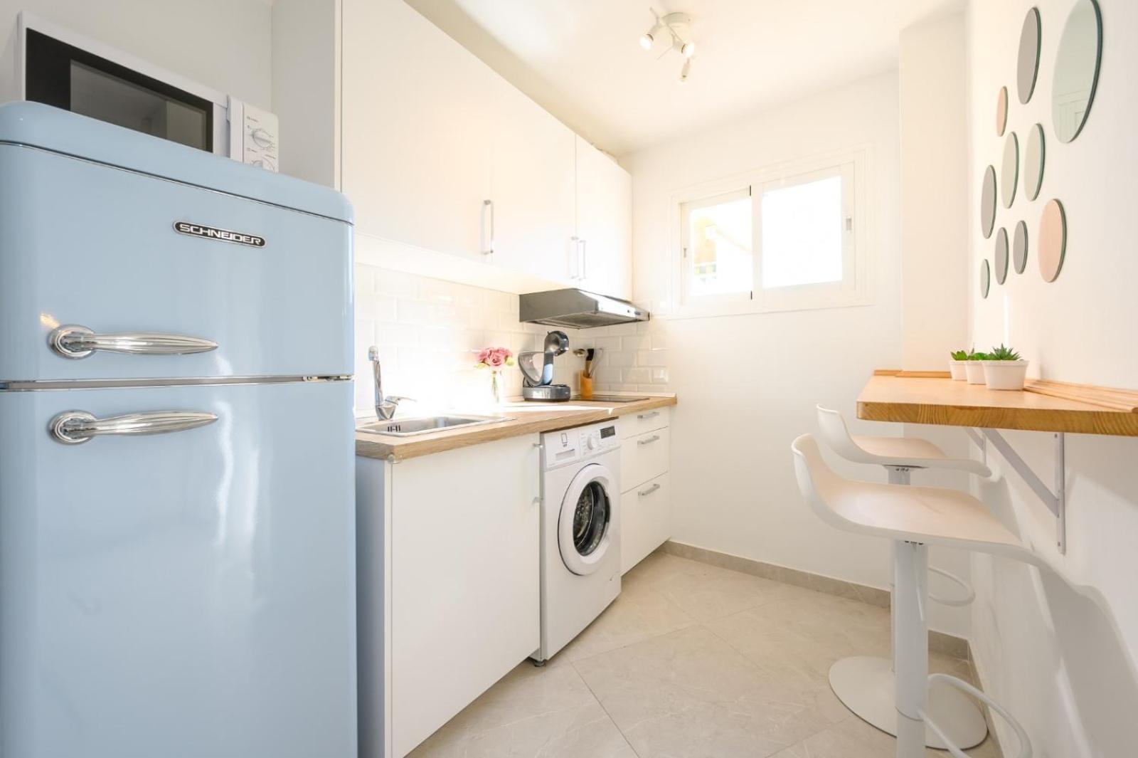 Burgos, Terrace, Parking By 10tosea *