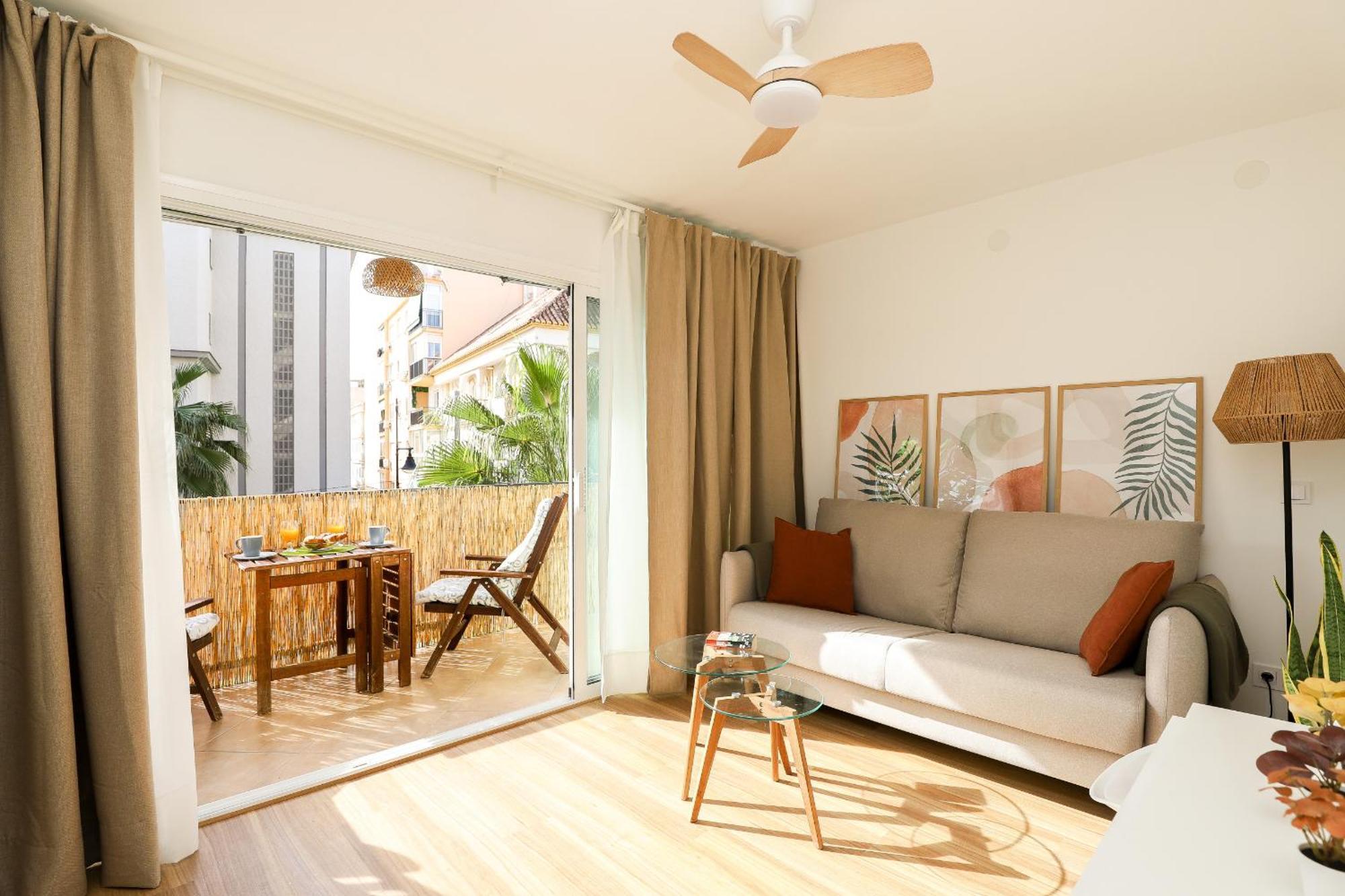 Apartment Centre, Renovated, 200m *