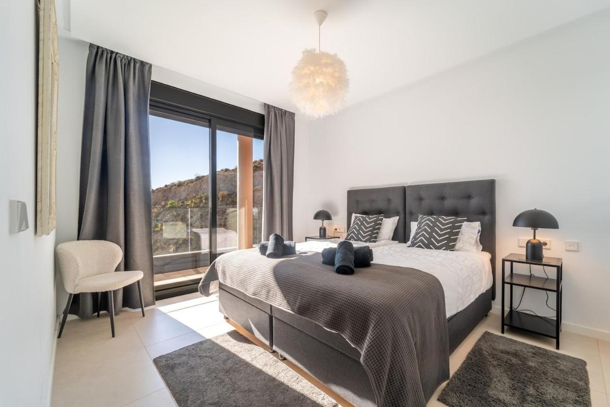 Stunning Penthouse -private Pool Fuengirola