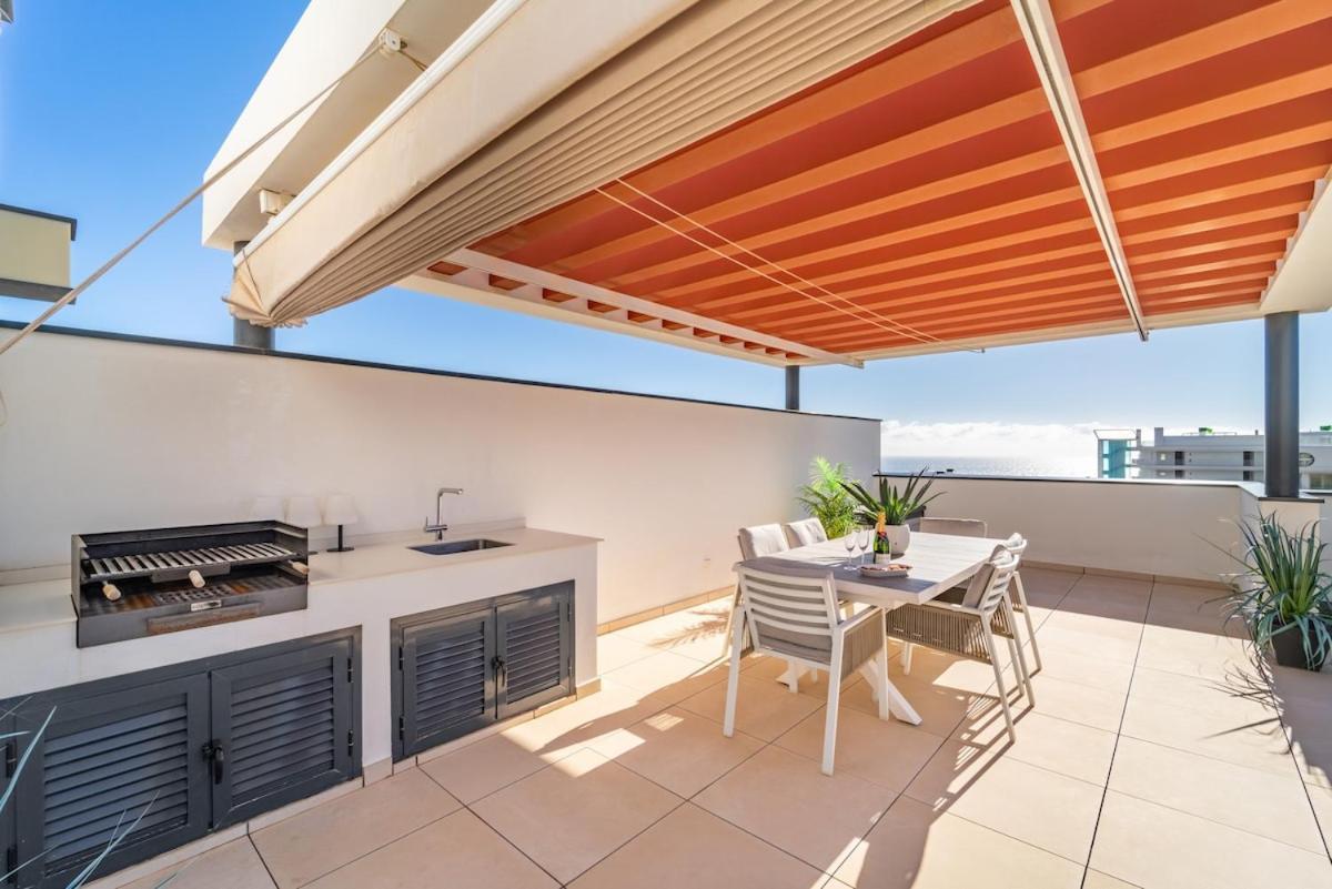 Stunning Penthouse -private Pool Apartment