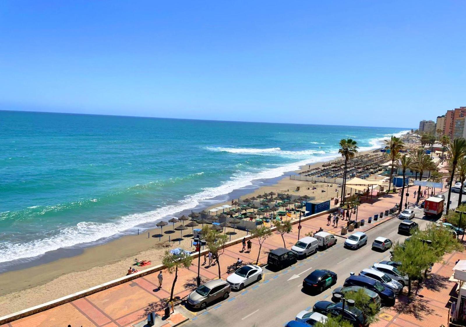 Great Terrace With Views To The Sea. 5th Floor Downtown Area * Fuengirola