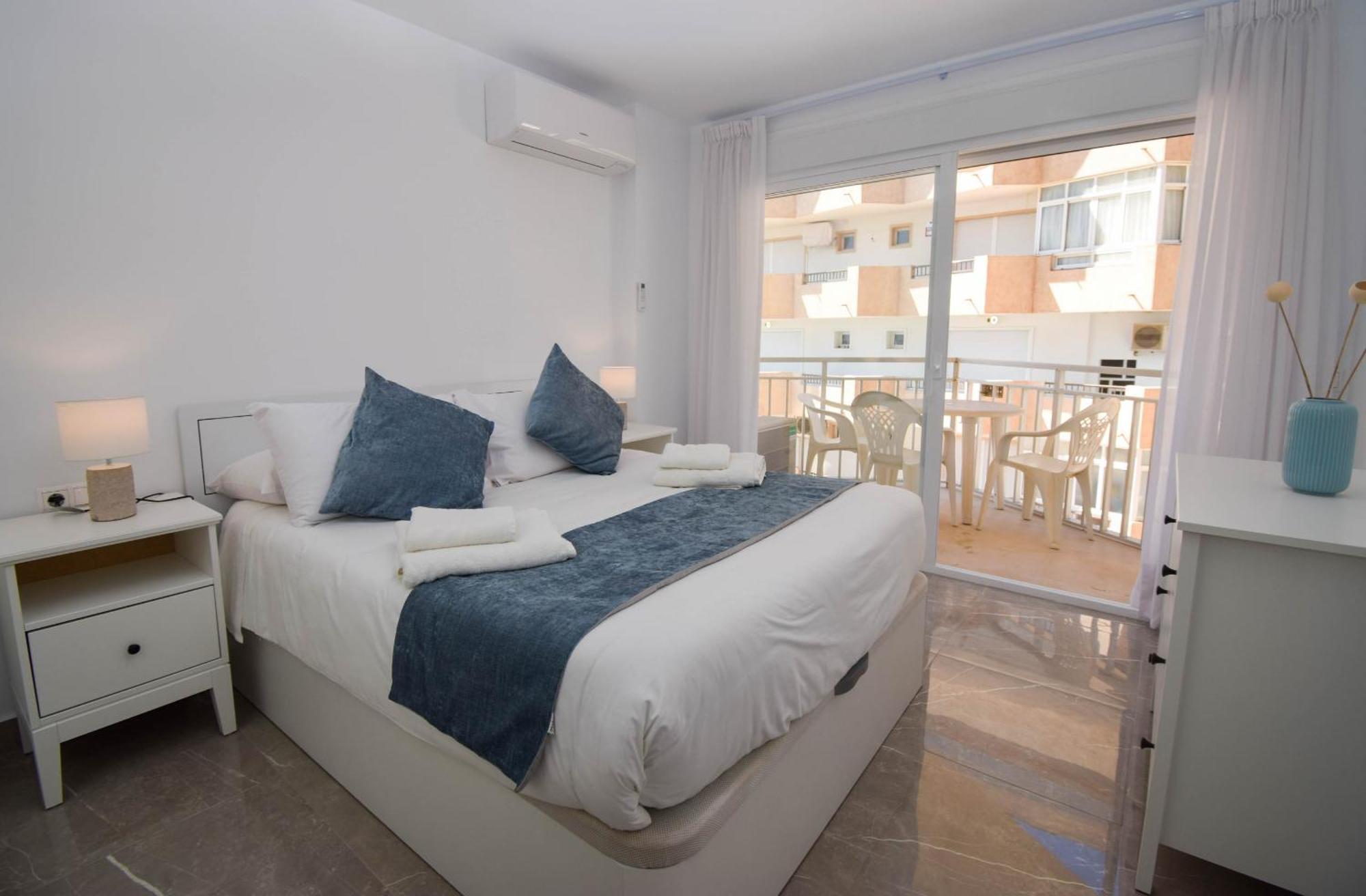 Ref 302 Front In Popular Riverina Appartement