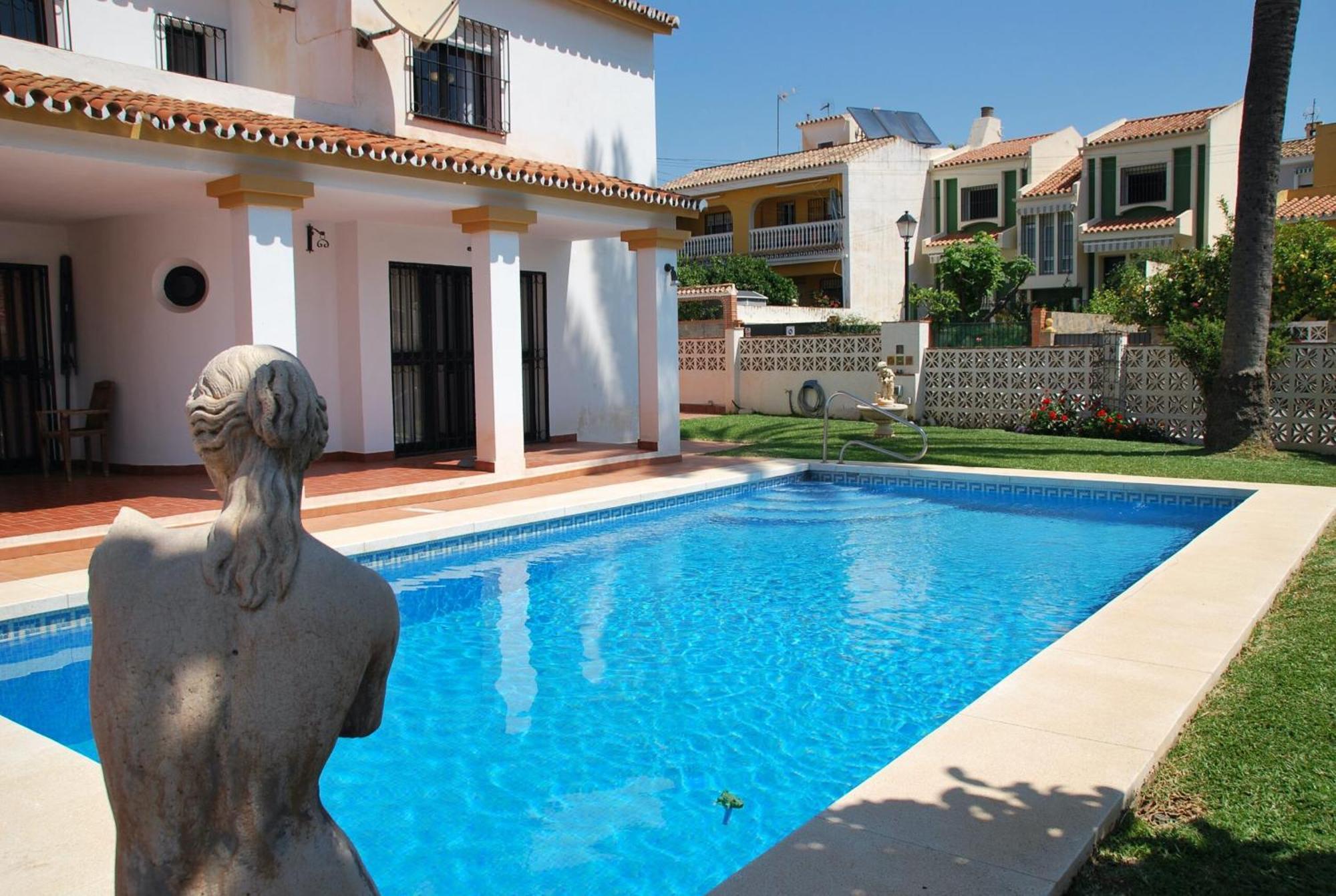 Ref 325 Elena * Fuengirola