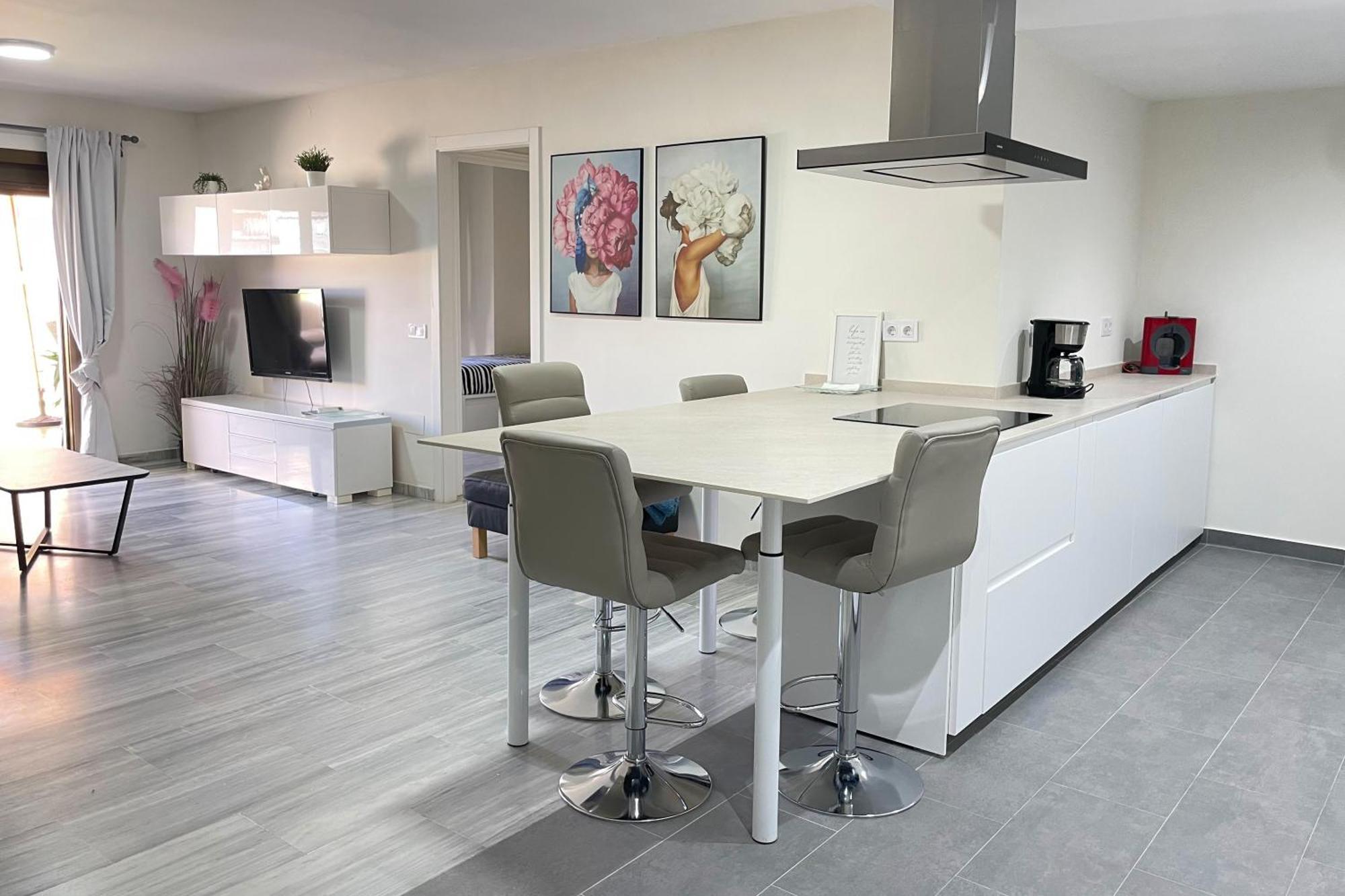 Seaside Haven: With Terrace Fuengirola