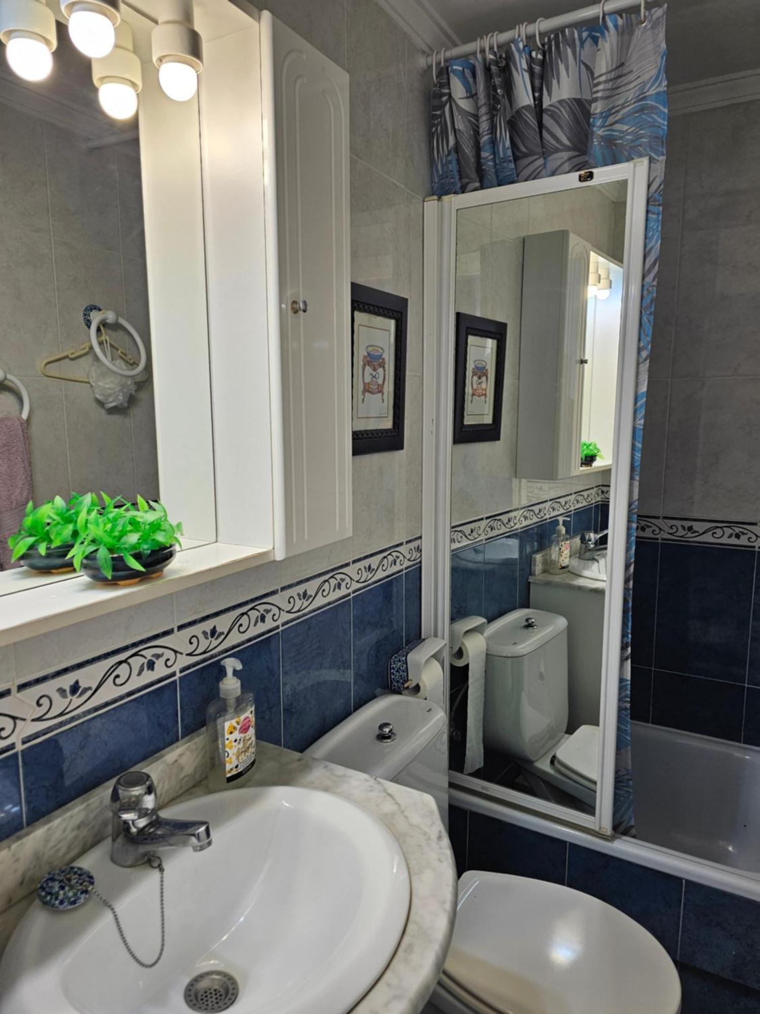 Rymlig Laegenhet Foer 7,8 Persons In Boliches, Fuegirola Apartamento *