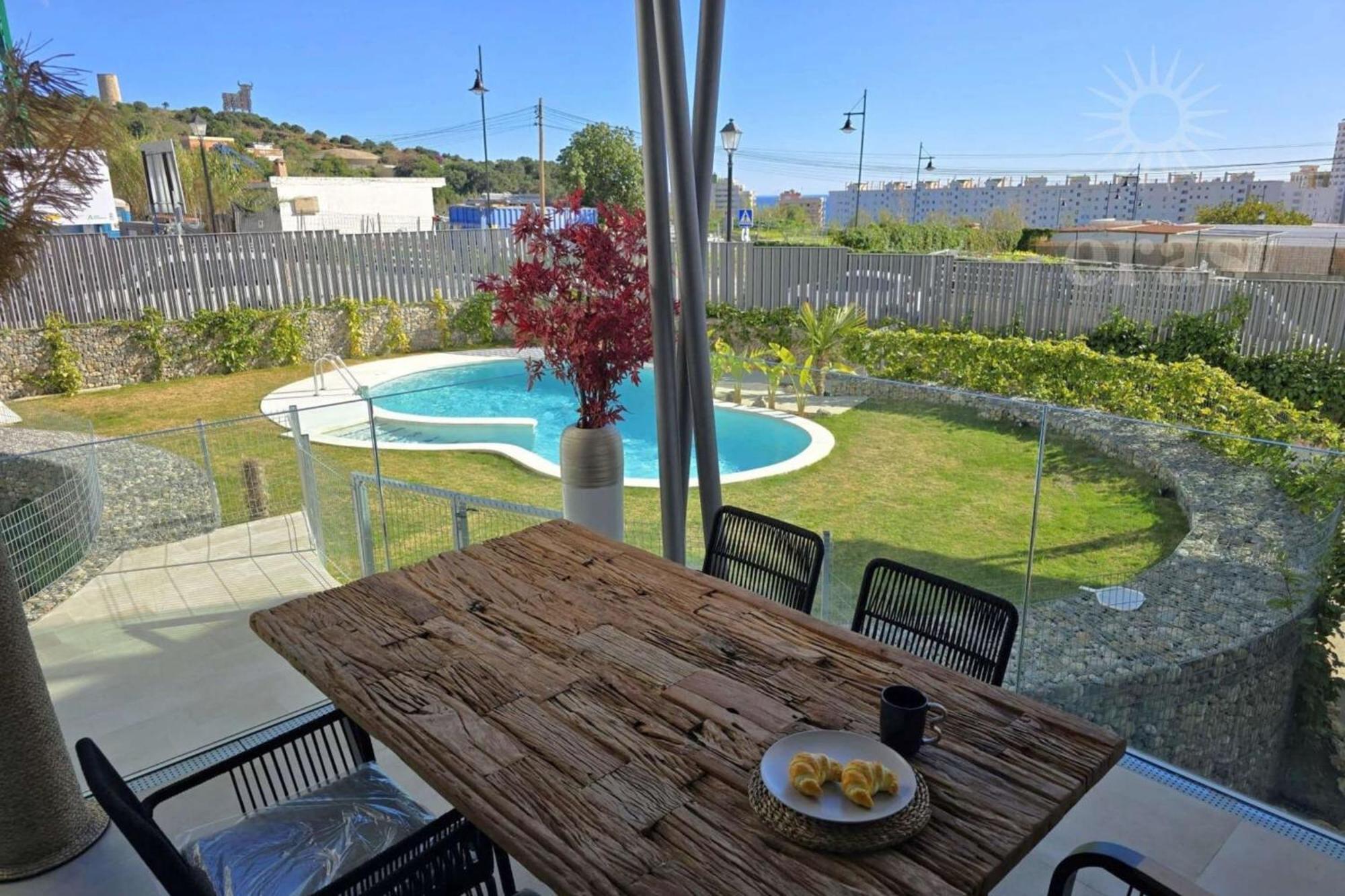 Magnifique Terrasse Piscine 4pers *