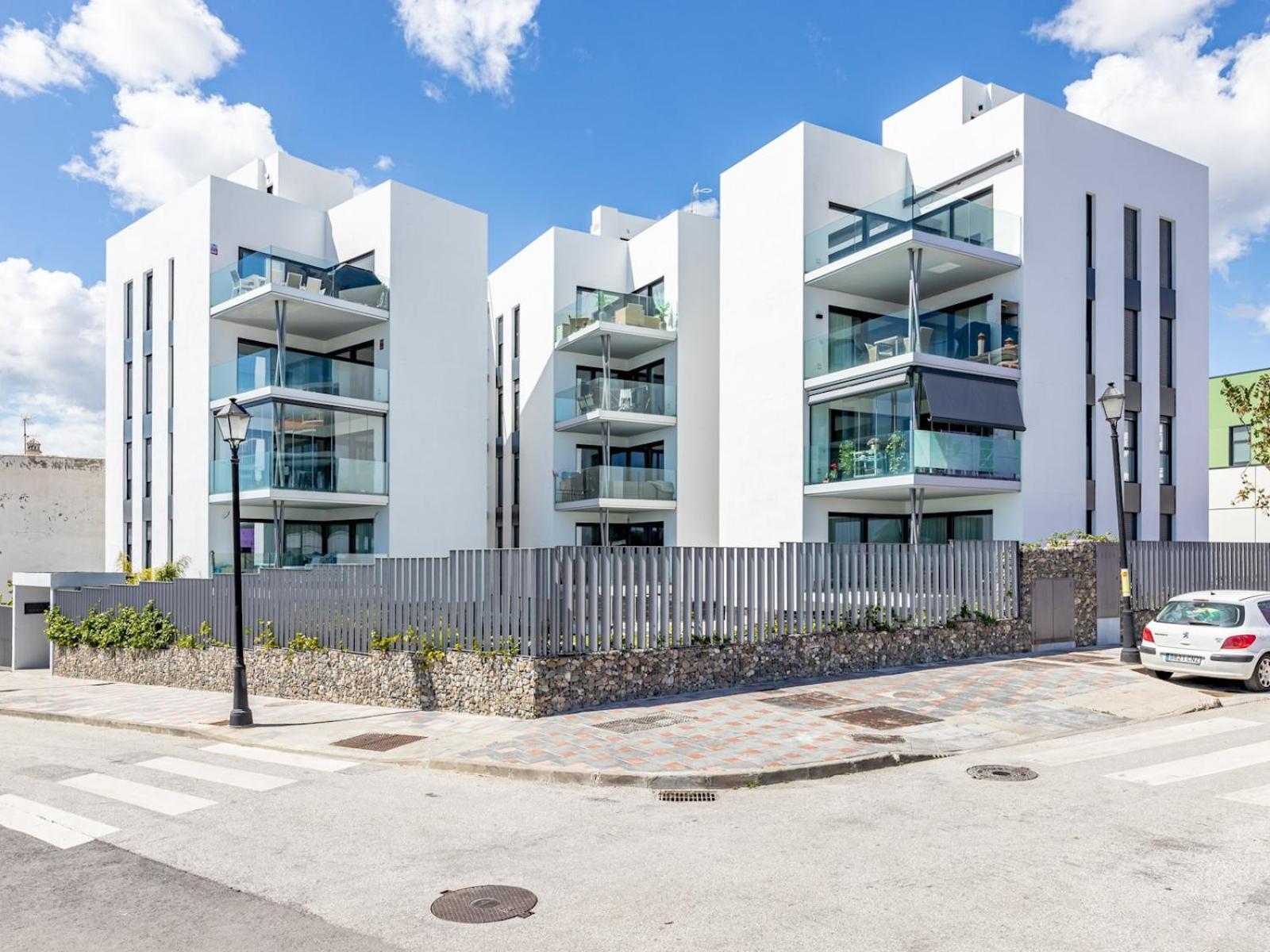 Pass The Keys Entire Luxurious 3 Bedroom Penthouse Appartement *