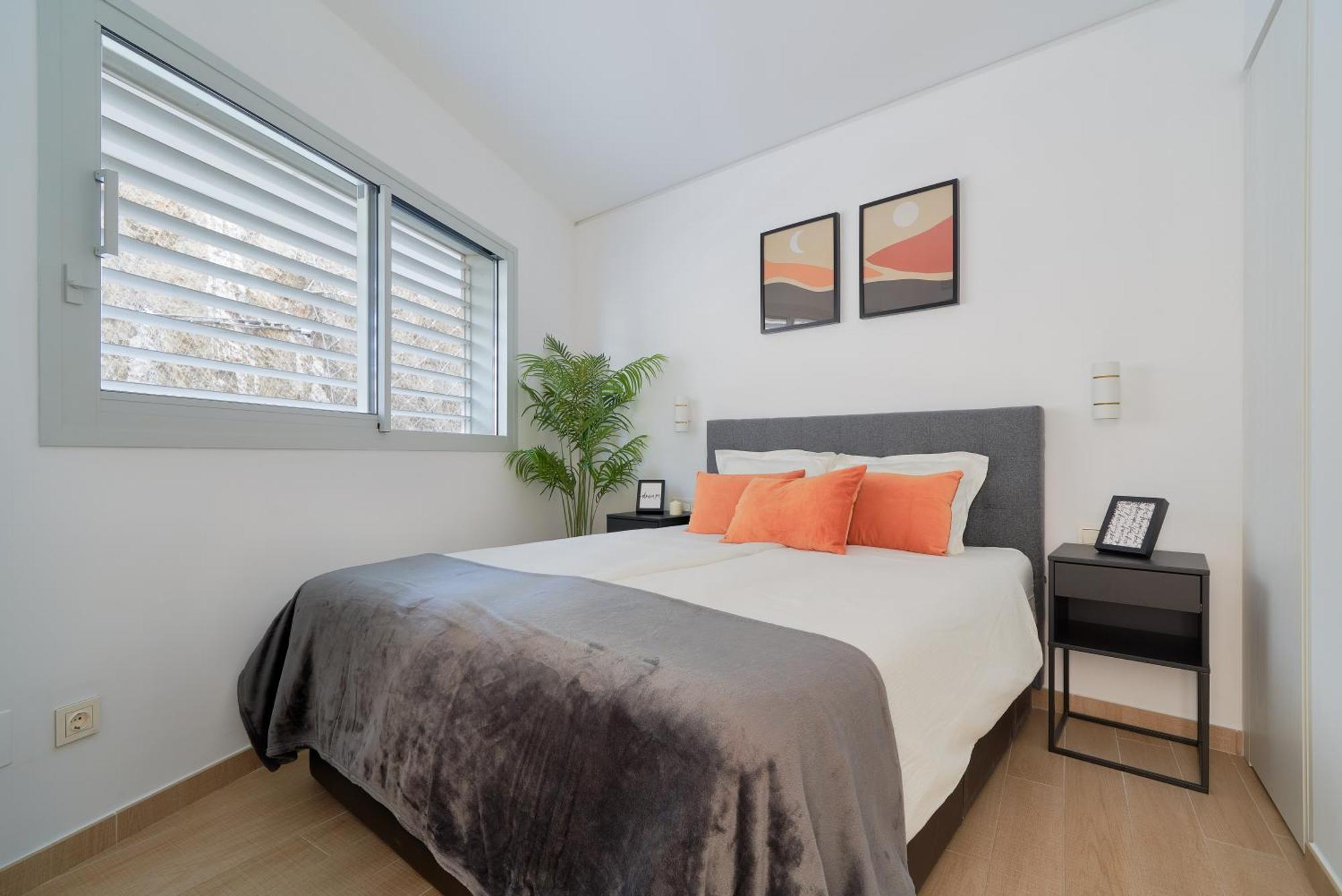 Stunning Seaview Terrace One-bedroom Apartamento Fuengirola