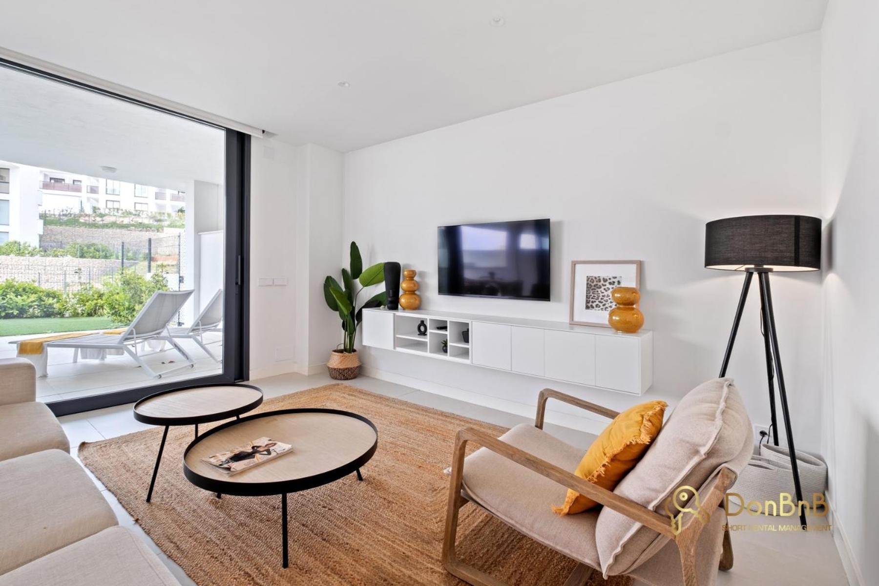 In Higueron West With Garden Apartment Fuengirola