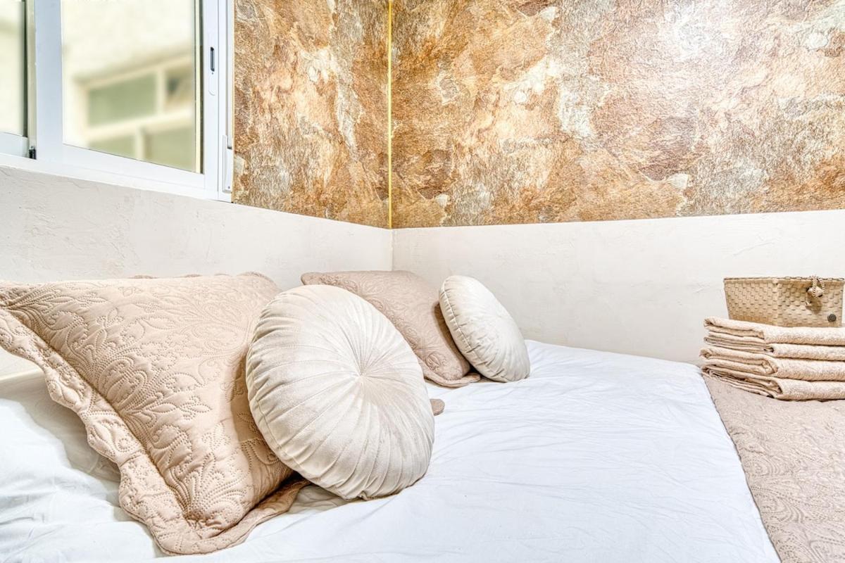 Luxury With Cinemaroom 600 Mtr From The Huoneisto Fuengirola