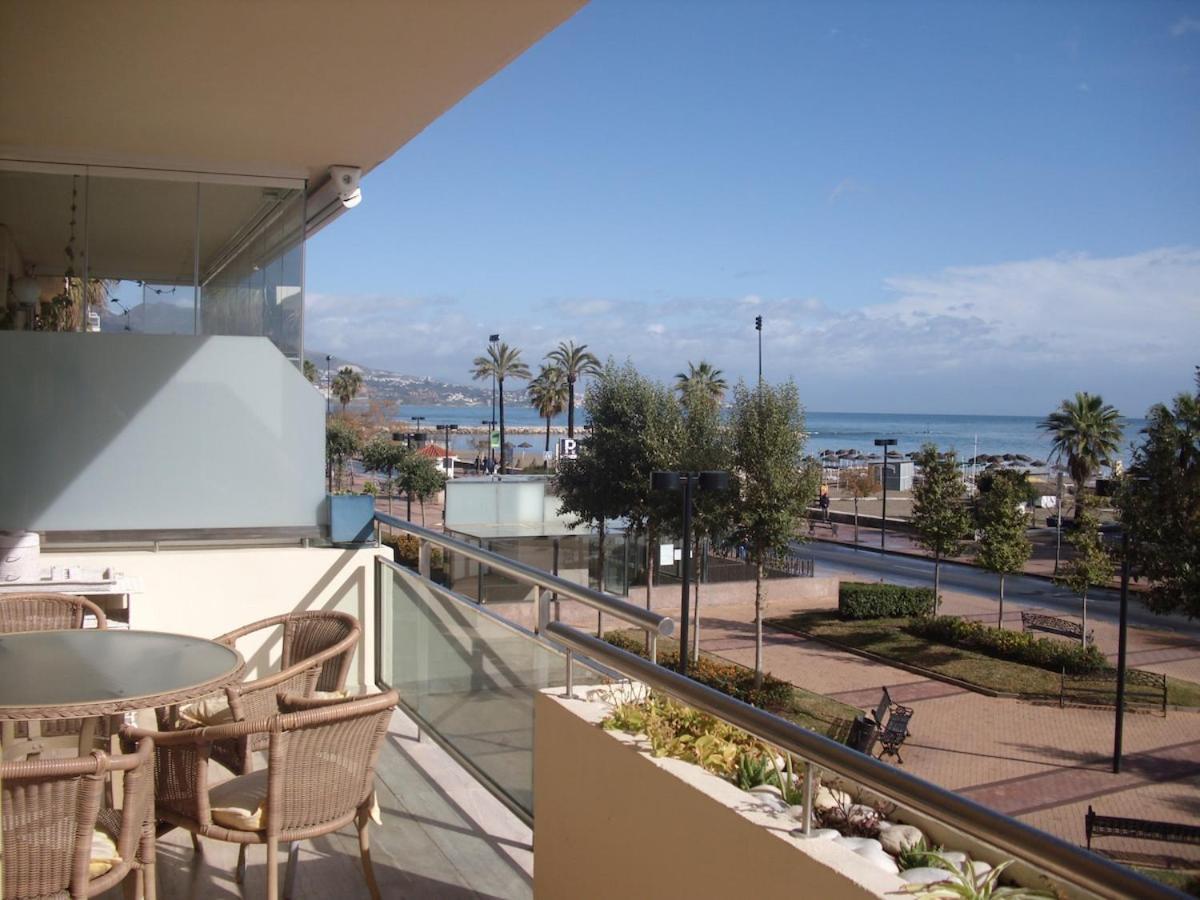 Primera Linea De Playa En Frente Al Puerto Deportivo Apartamento Fuengirola